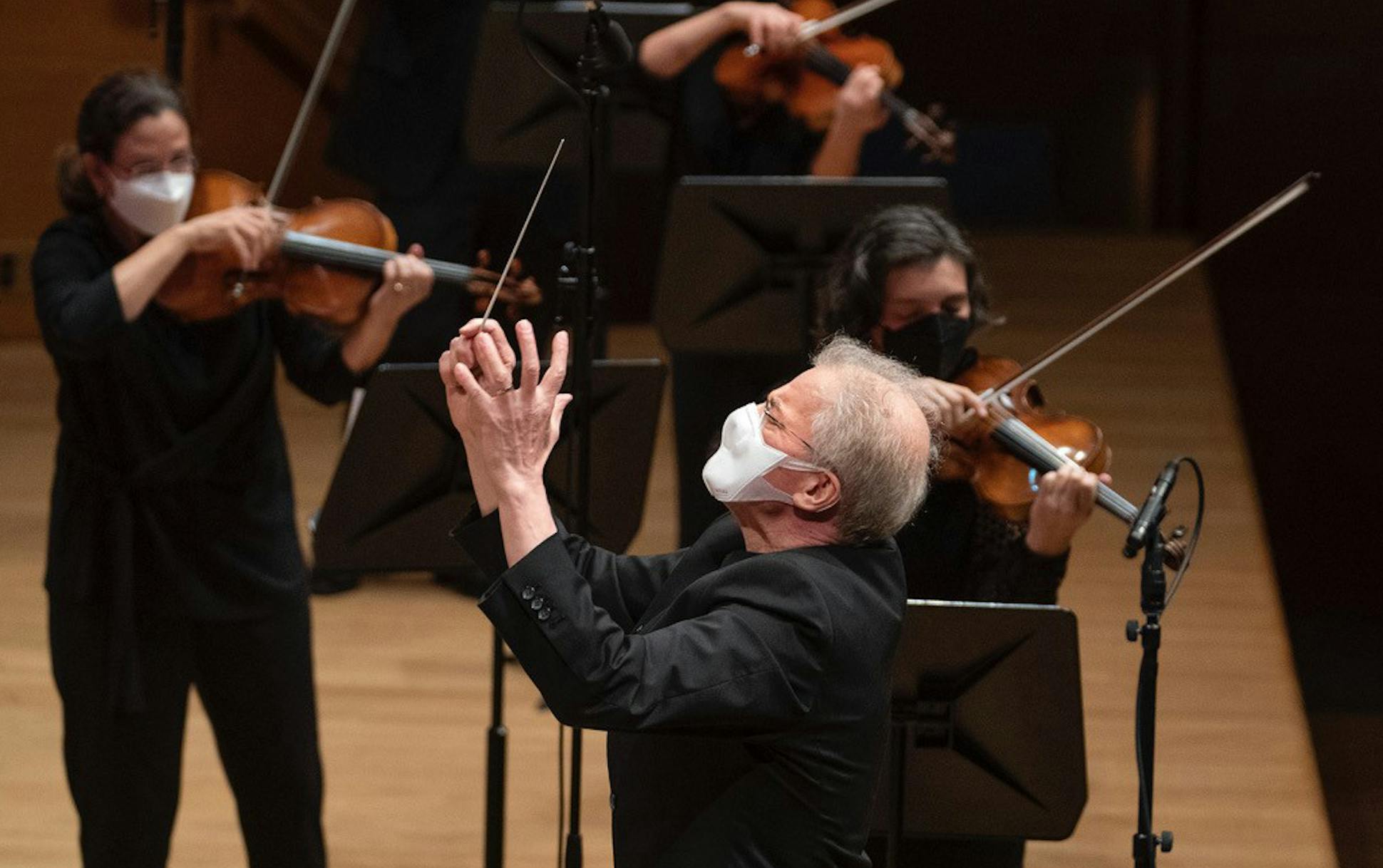 Osmo Vanska conducts at the Minnesota Orchestra's first livestream concert of the 2020 season. Photo: Courtney Perry