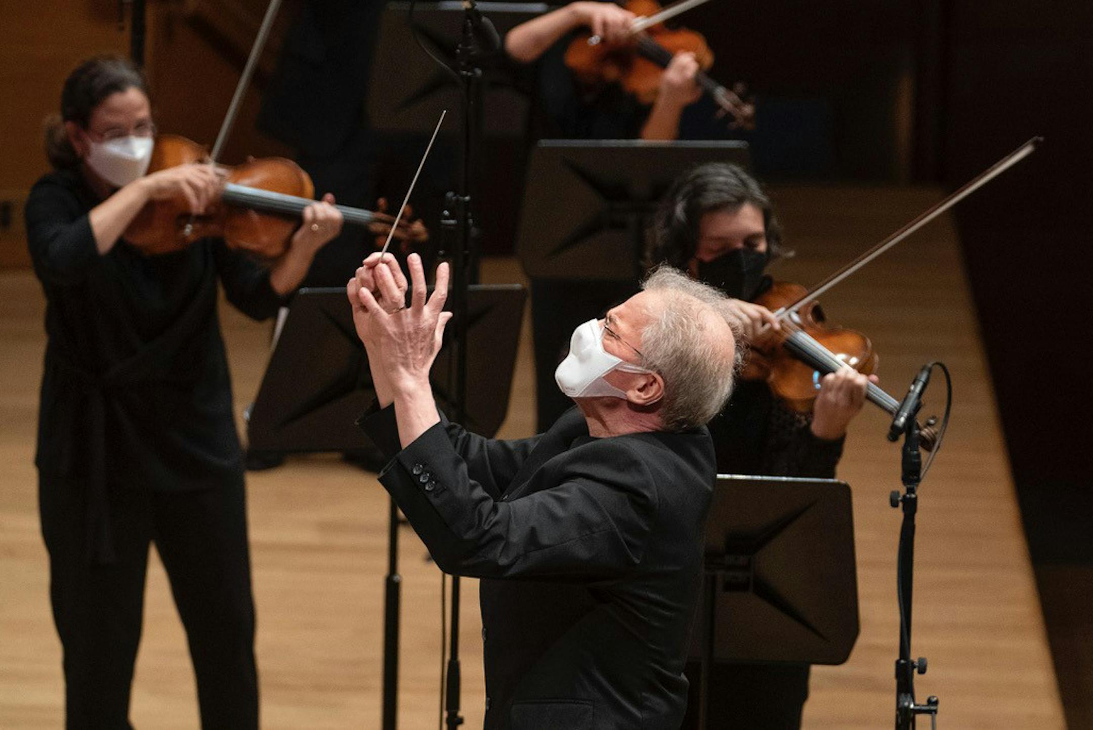 Osmo Vanska conducts at the Minnesota Orchestra's first livestream concert of the 2020 season. Photo: Courtney Perry
