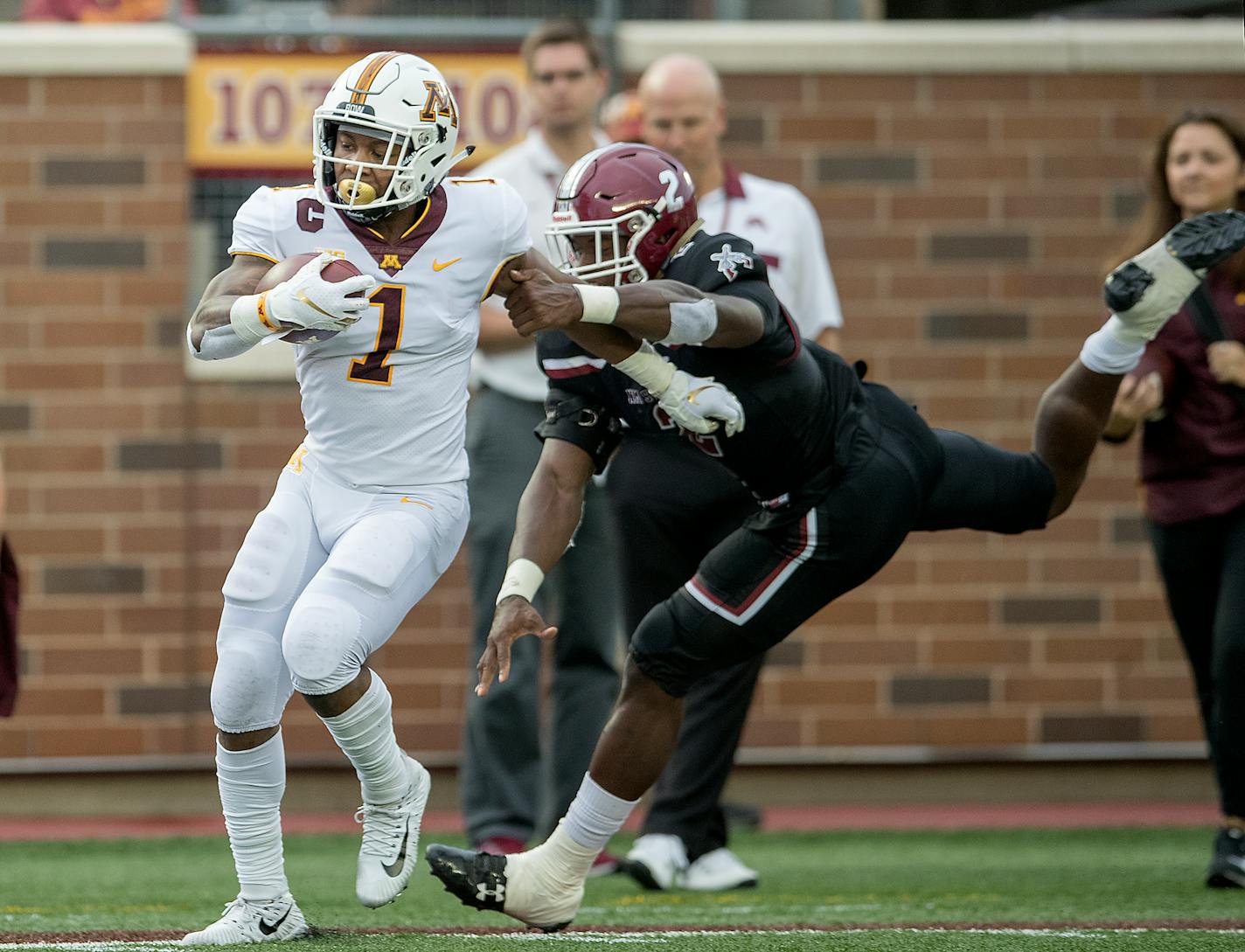 Gophers running back Rodney Smith