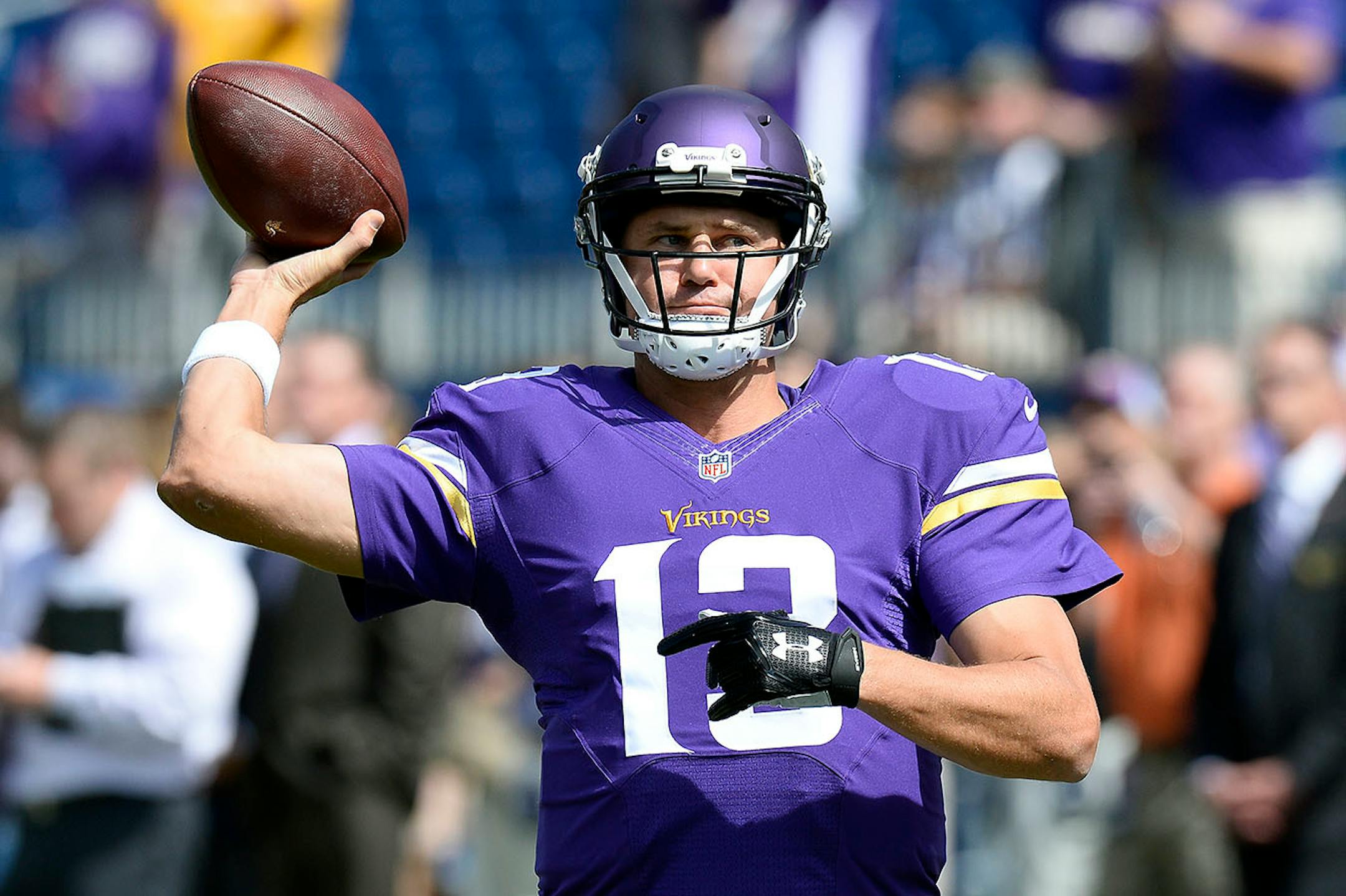 Minnesota Vikings quarterback Shaun Hill warms up before an NFL football game against the Tennessee Titans Sunday, Sept. 11, 2016, in Nashville, Tenn.