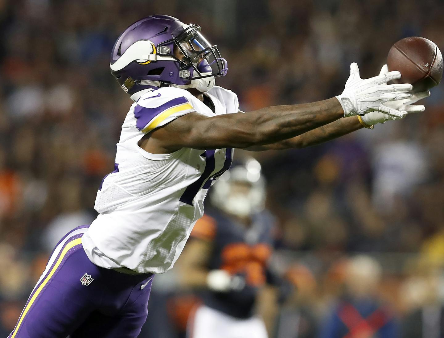 Stefon Diggs (14) could not reach a pass by Sam Bradford in the first quarter. ] CARLOS GONZALEZ cgonzalez@startribune.com - October 31, 2016, Chicago, IL, Soldier Field, NFL, Minnesota Vikings vs. Chicago Bears