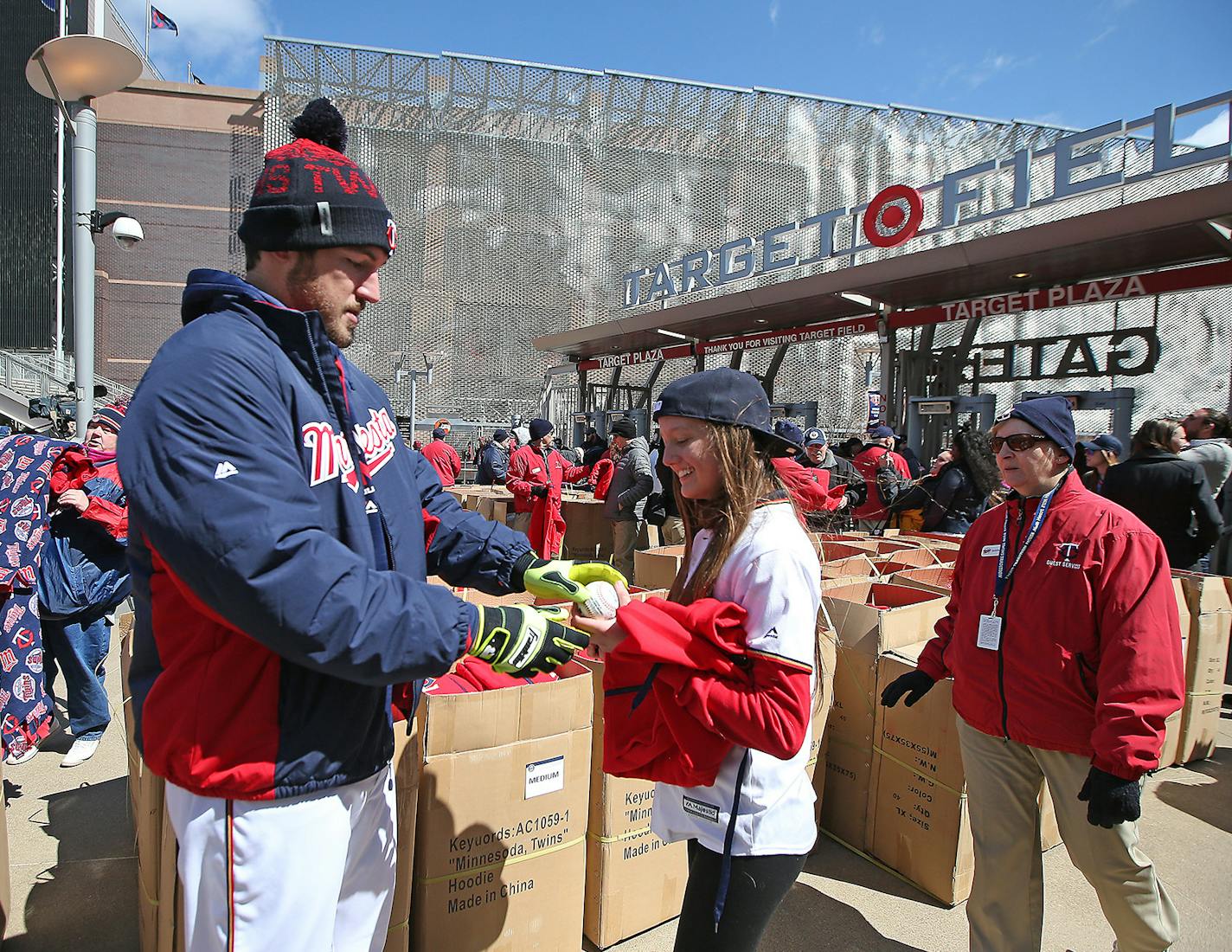 Minnesota Twins Phil Hughes greeted fans as they made their way through the gates of Target field before the Twins took on the Chicago White Sox during the Twins Home opener, Monday, April 11, 2016 in Minneapolis, MN. ] (ELIZABETH FLORES/STAR TRIBUNE) ELIZABETH FLORES &#x2022; eflores@startribune.com