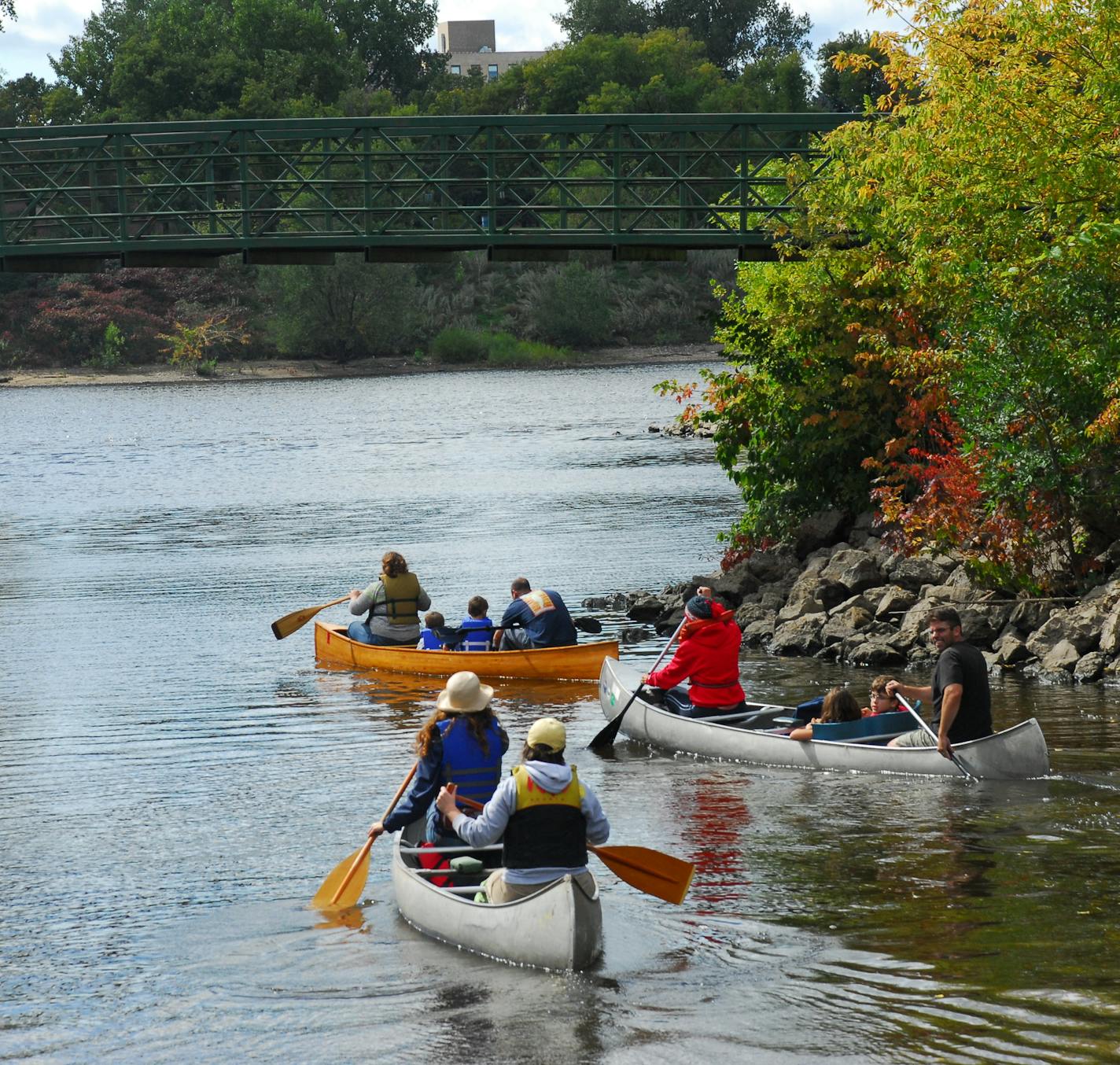 Mississippi River. Leaving the launch near Boom Island Park. Photo by Jonas Nygard.