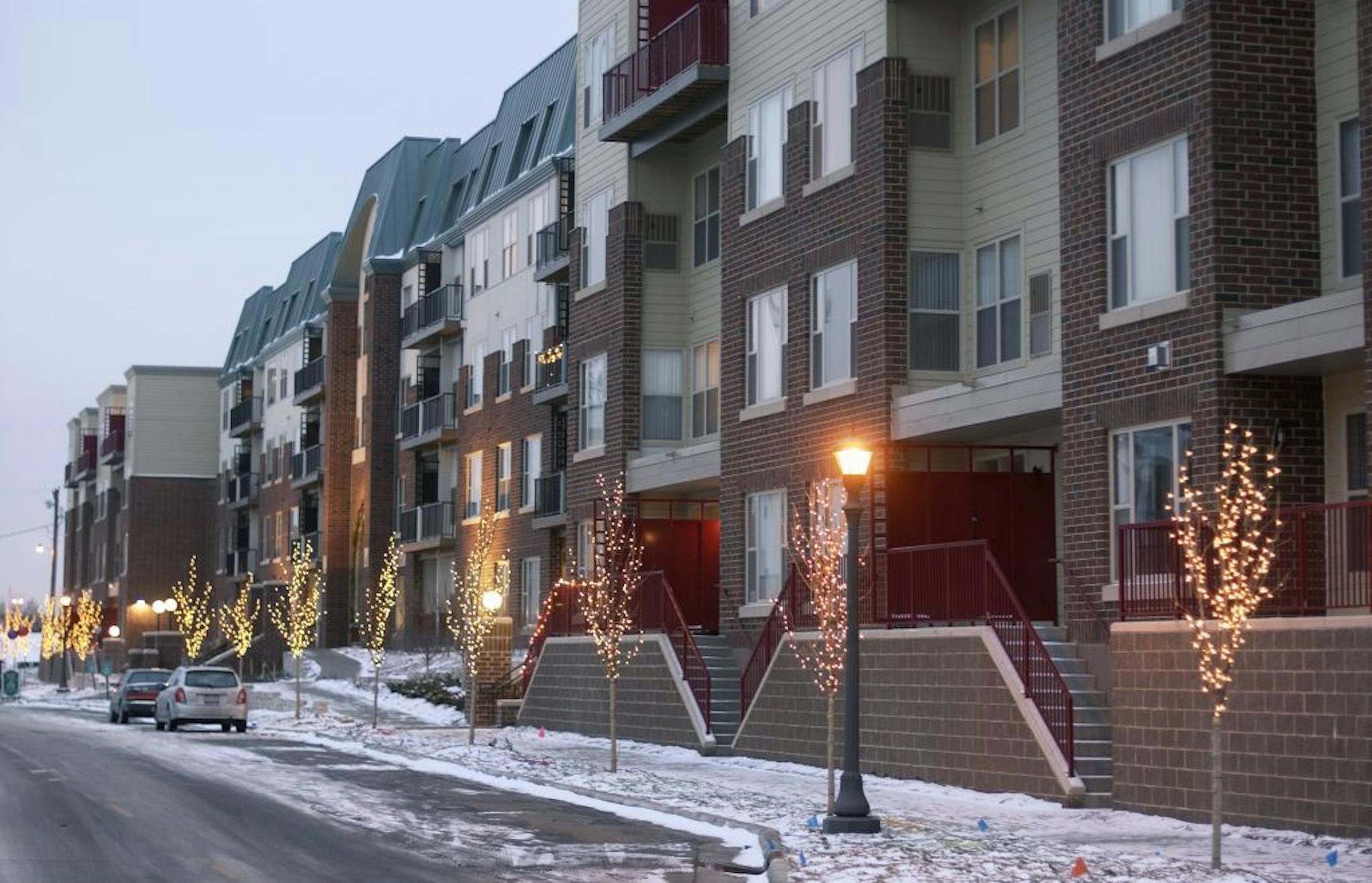 TUESDAY_12/30/03_Minneapolis - - - - - - 808 Berry Place.