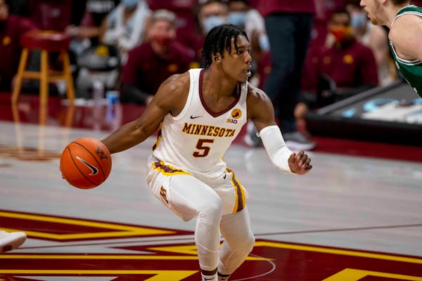 Carr's 35-point game for Gophers among NCAA's top 2020 debuts