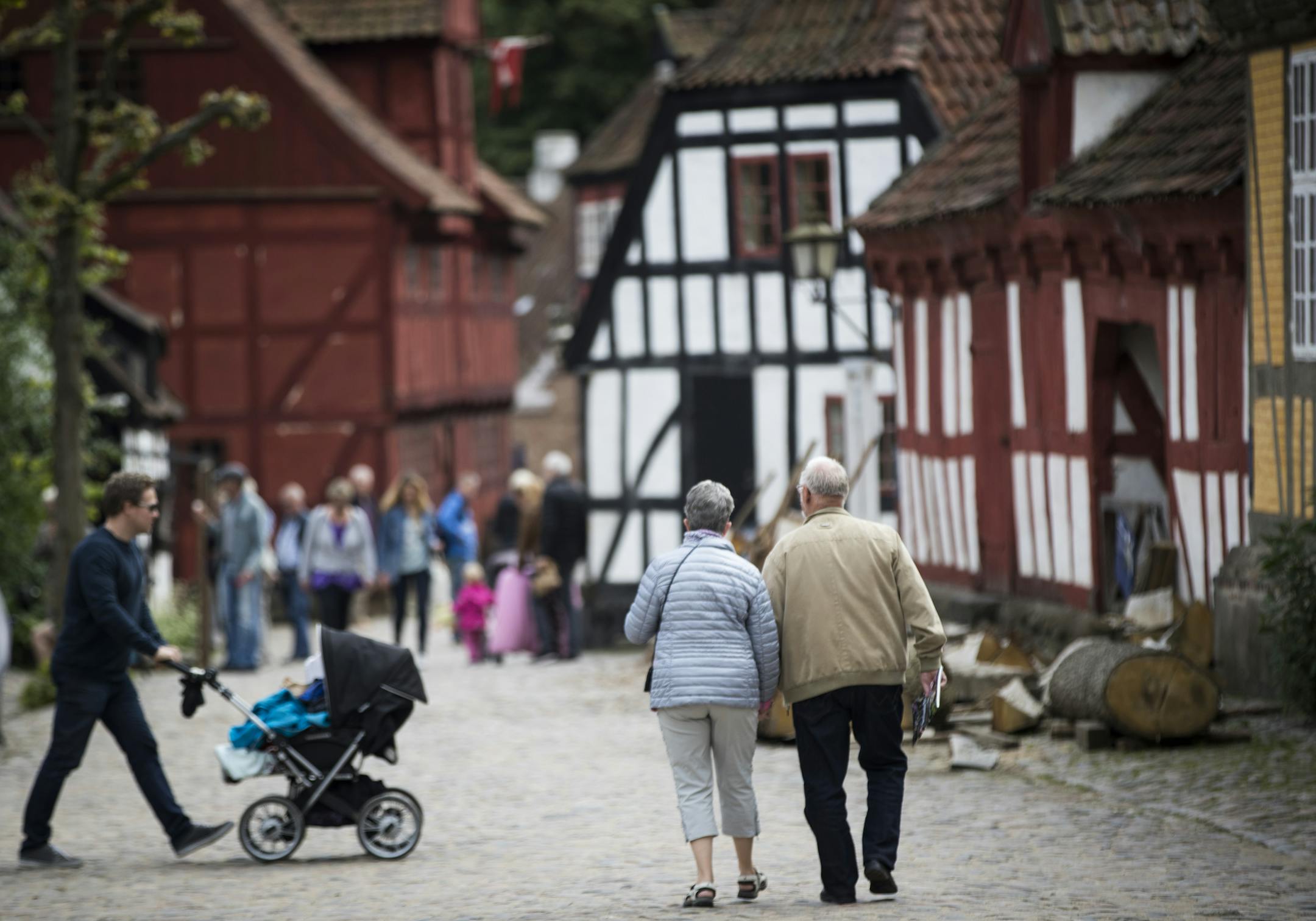 A GLOBAL ISSUE: The issues that are unfolding in Aarhus, which has seen a wave of people leave for Syria, pose larger questions about the world&#x2019;s search for solutions.