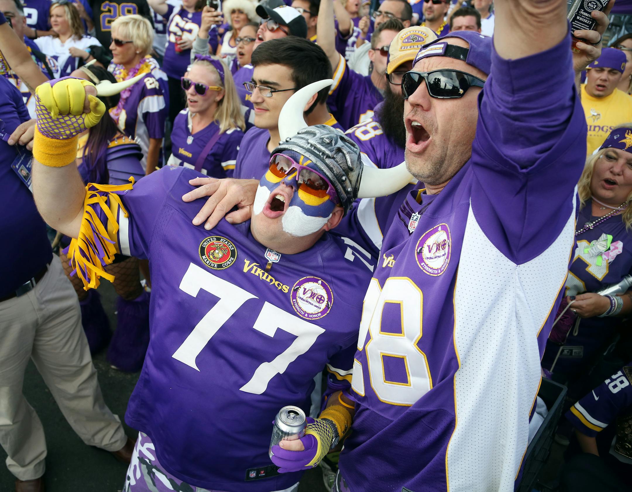 Tom Nickerson left and Grant Sparks enjoyed tailgating on Vikings home opener at TCF Bank Stadium Sunday September 20, 2015 in Minneapolis , MN. ] The Minnesota Vikings hosted the Detroit Lions. Jerry Holt/ Jerry.Holt@Startribune.com ORG XMIT: MIN1509201149530779