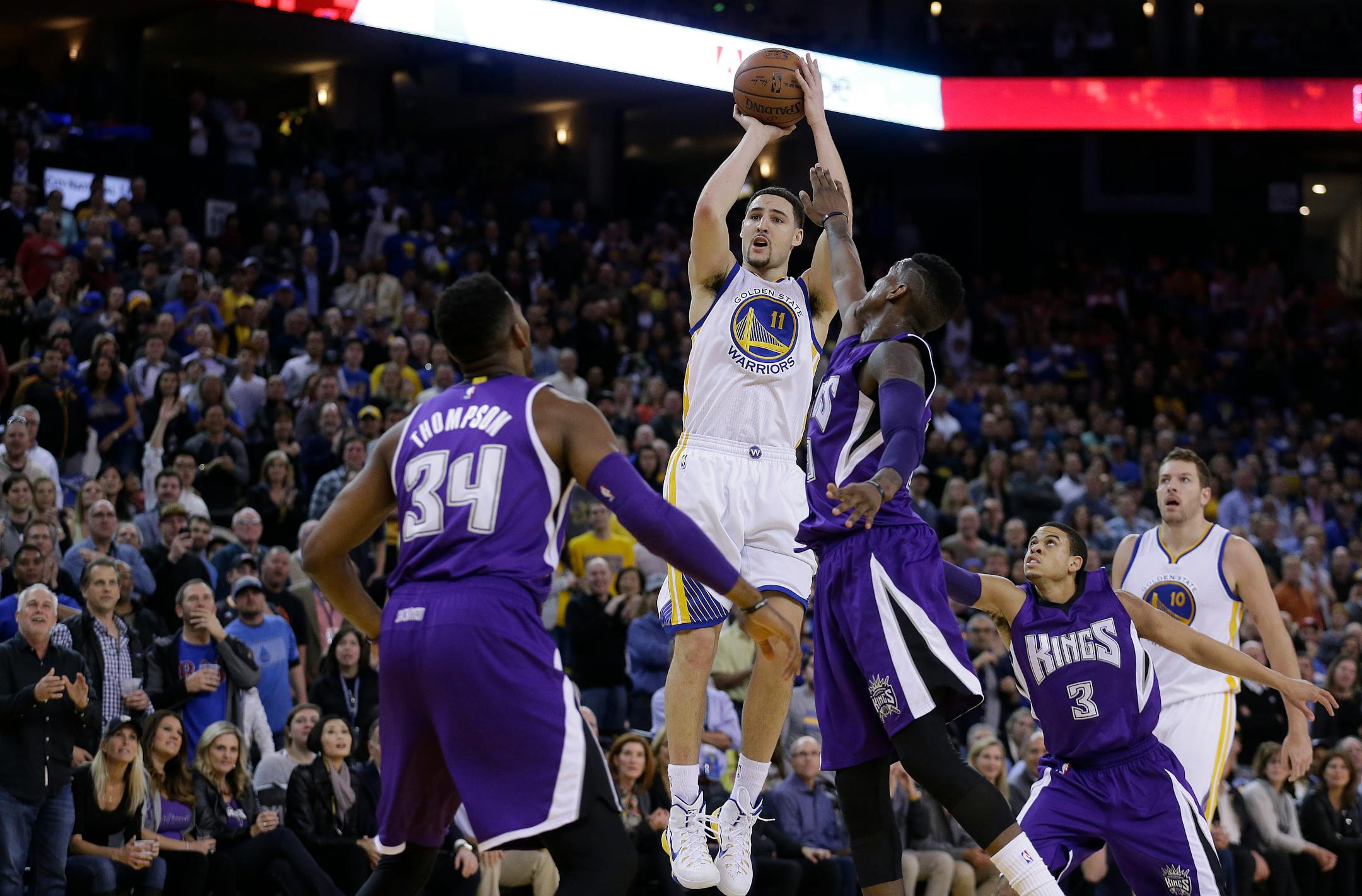 Golden State Warriors' Klay Thompson (11)