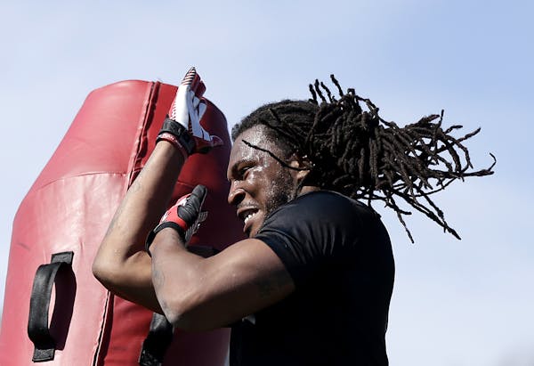 Georgia linebacker Jarvis Jones works out for NFL football scouts during Georgia pro day, Thursday, March 21, 2013, in Athens, Ga. (AP Photo/David Gol