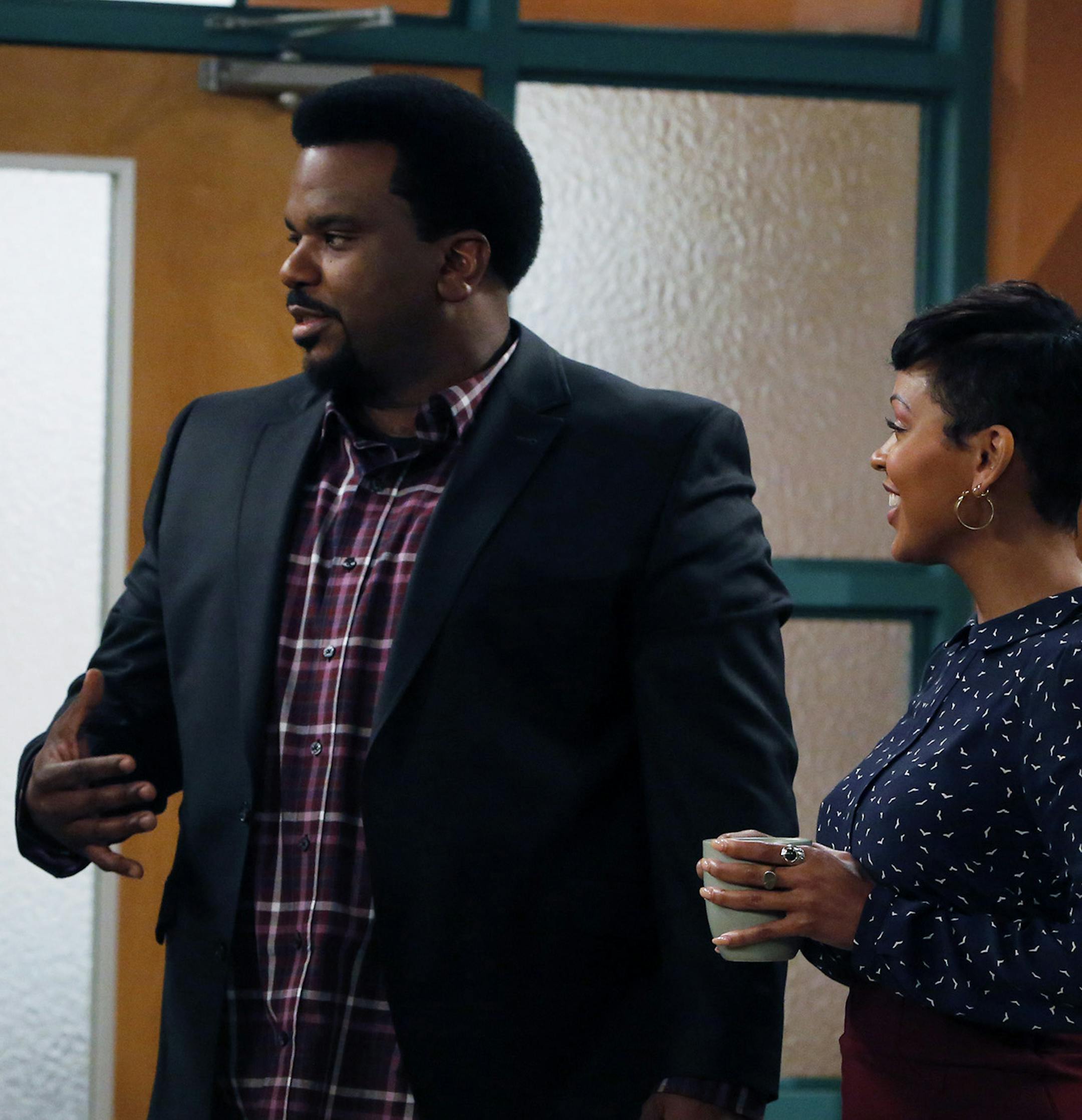 MR. ROBINSON -- "Love The One You're With" Episode 102 -- Pictured: (l-r) Spencer Grammer as Ashleigh Fellows, Peri Gilpin as Principal Taylor, Craig Robinson as Craig Robinson, Meagan Good as Victoria Wavers -- (Photo by: Vivian Zink/NBC) ORG XMIT: Season:1
