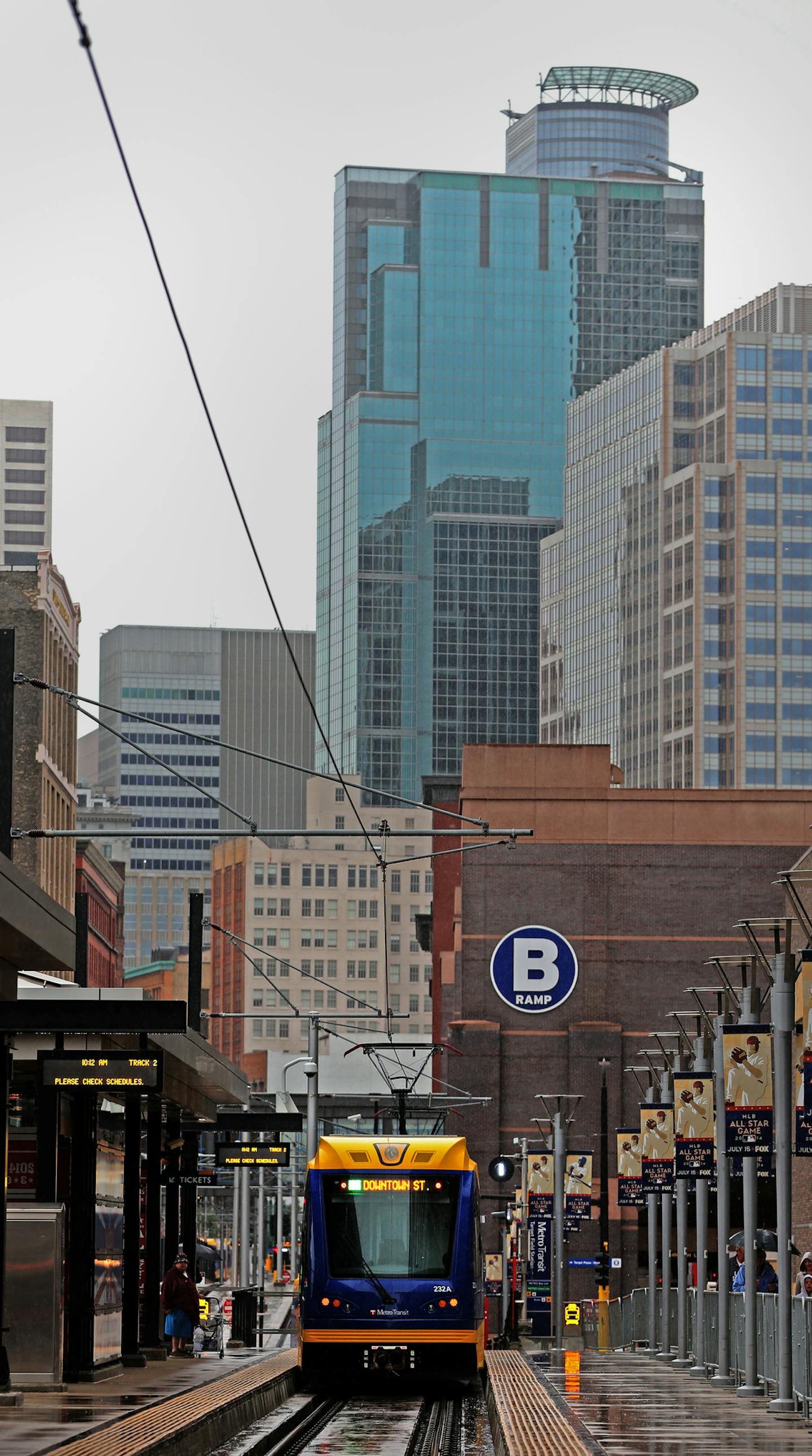 The first Green Line train to leave Target Field Station headed for St. Paul, on 6/14/14.] Bruce Bisping/Star Tribune bbisping@startribune.com