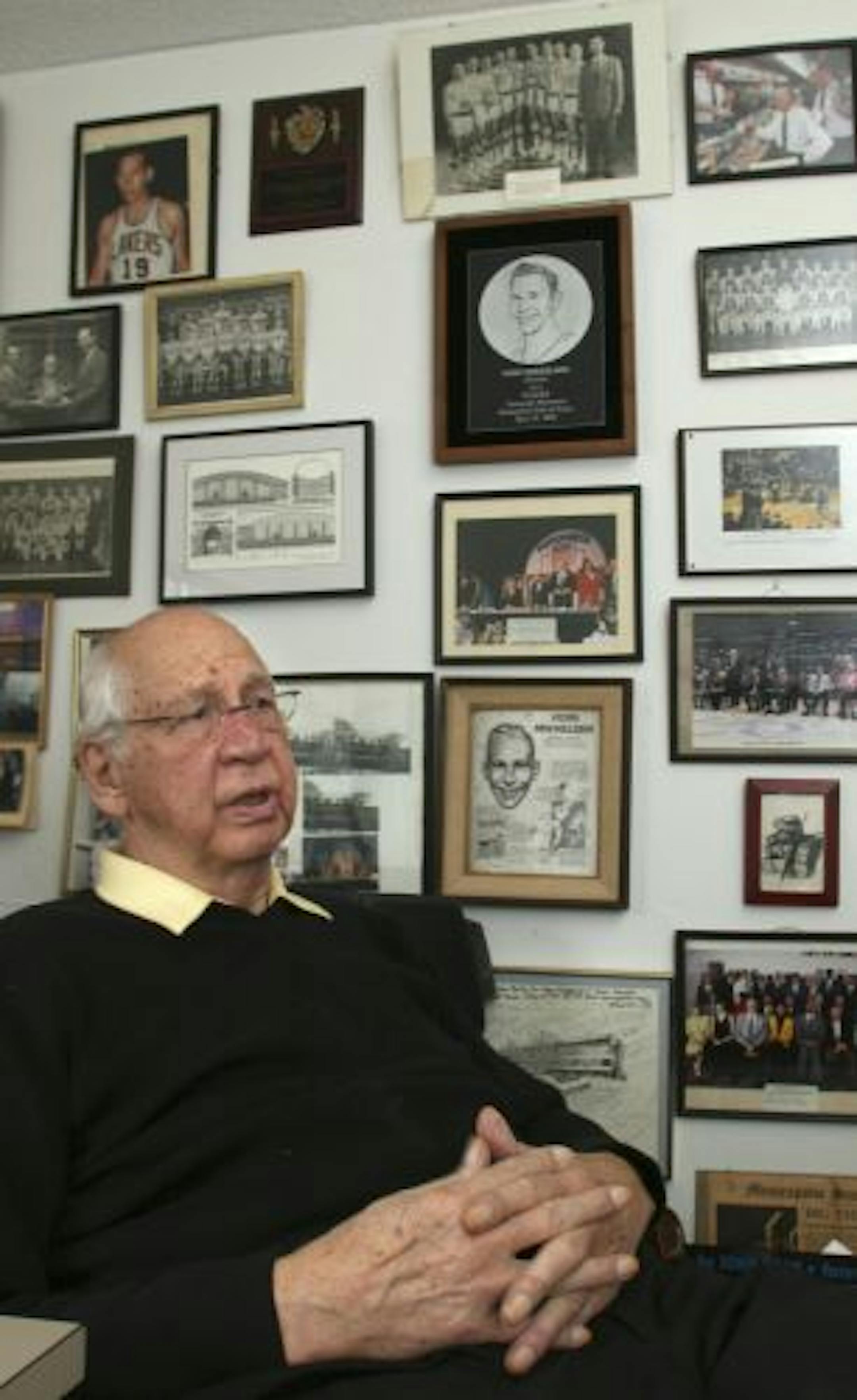 Vern Mikkelsen, former Minneapolis Lakers great, has died at age 85.