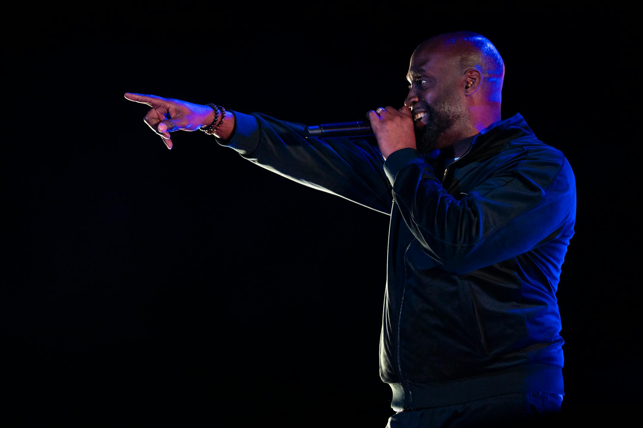 De La Soul opens for Wu-Tang Clan and Nas' New York State of Mind Tour.