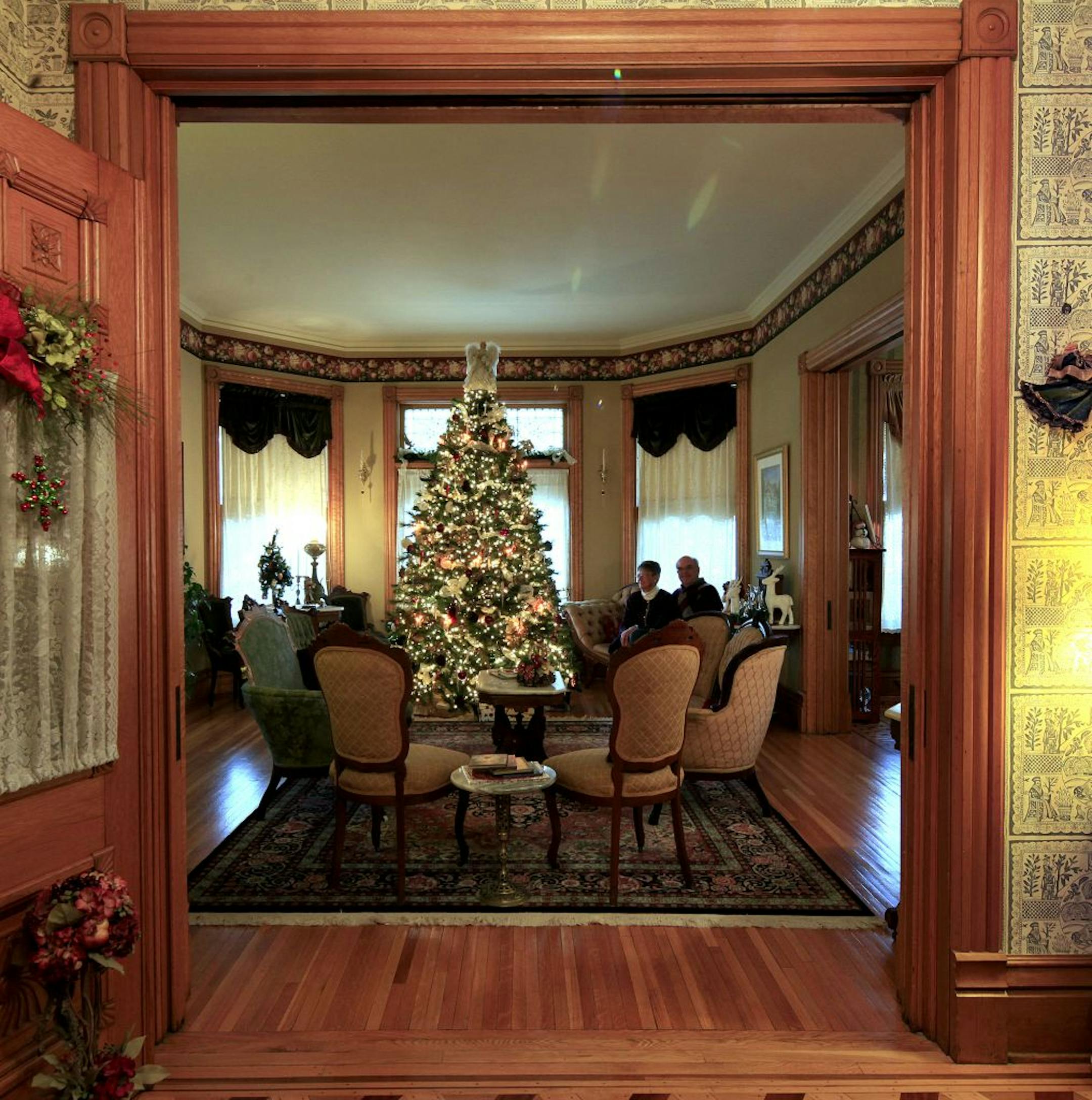 Aurora Staples B&B owners Cathy and Jerry Helmberger spent three weeks decorarting for their guests.