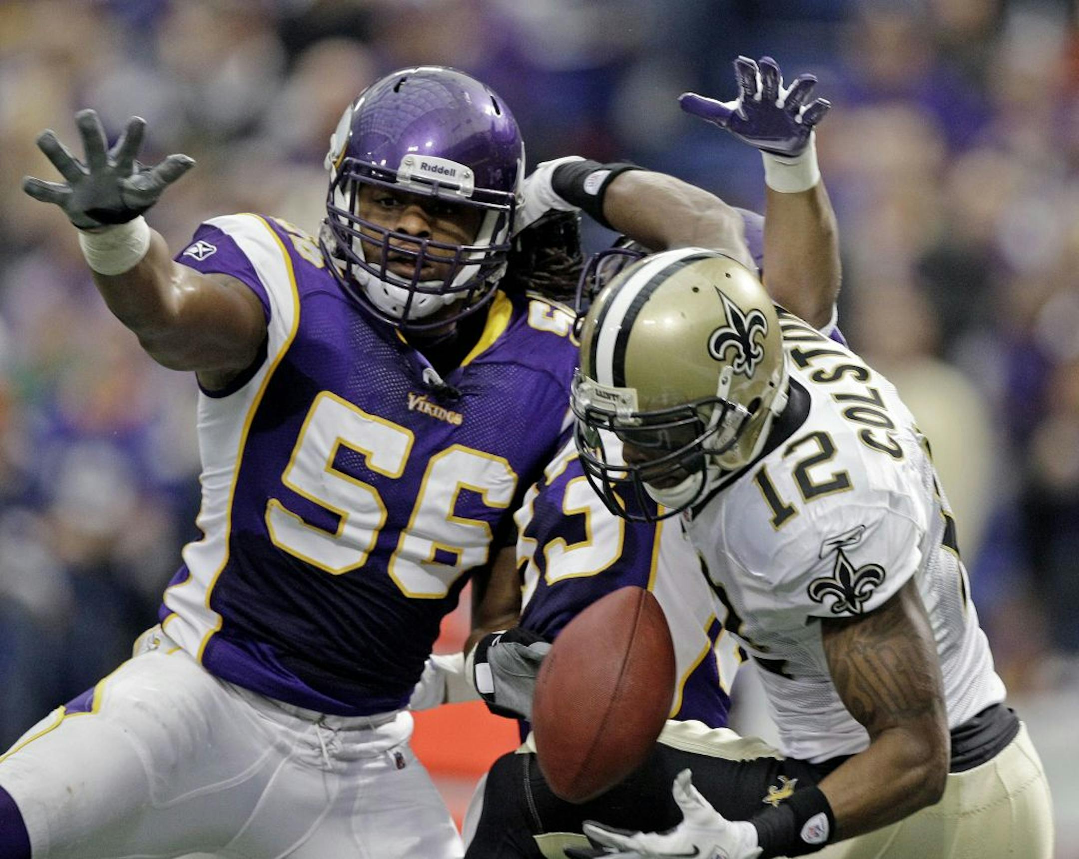 Vikings middle linebacker E.J. Henderson