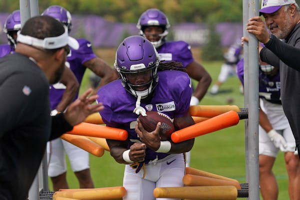 A curious mind: Browning's path to temporary Vikings starting QB