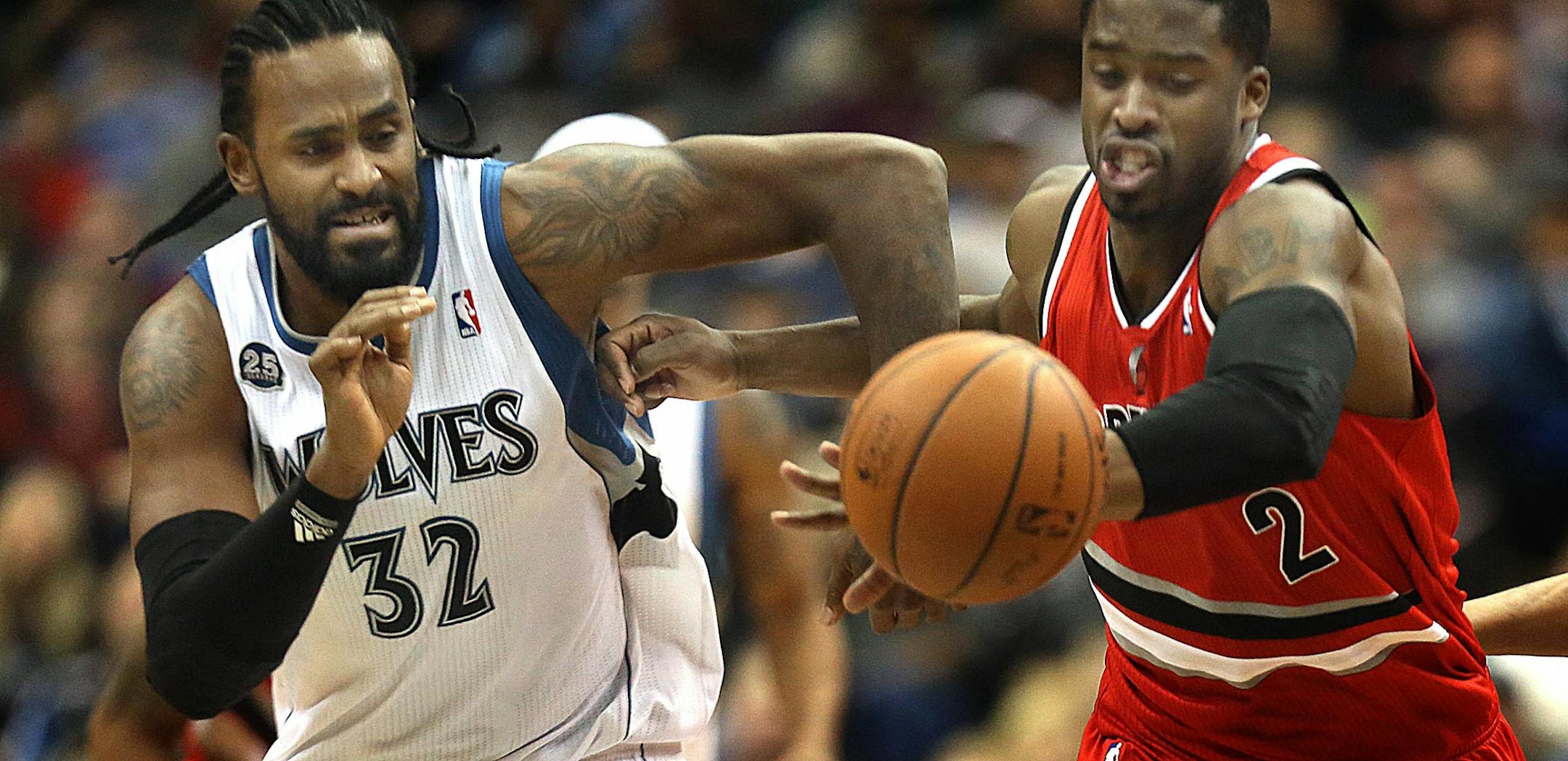 Portland's Wesley Matthews chased a loose ball against Timberwolves' Ronny Turiaf in the second half.