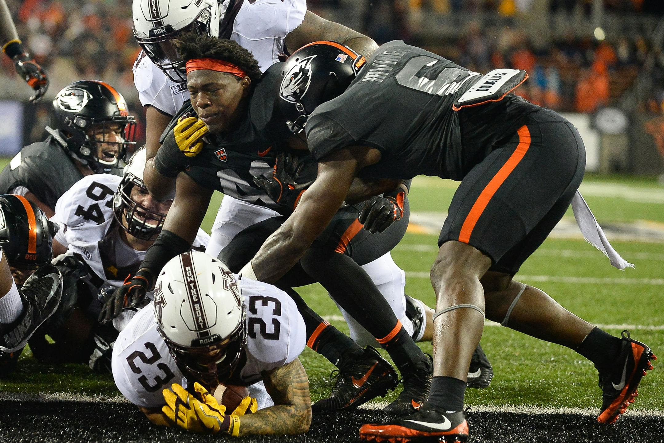 Minnesota Golden Gophers running back Shannon Brooks (23) broke through the defensive line for a touchdown in the third quarter. ] AARON LAVINSKY ï aaron.lavinsky@startribune.com The University of Minnesota Golden Gophers football team played the Oregon State Beavers on Saturday, Sept. 9, 2017 at Reser Stadium in Corvallis, Oregon
