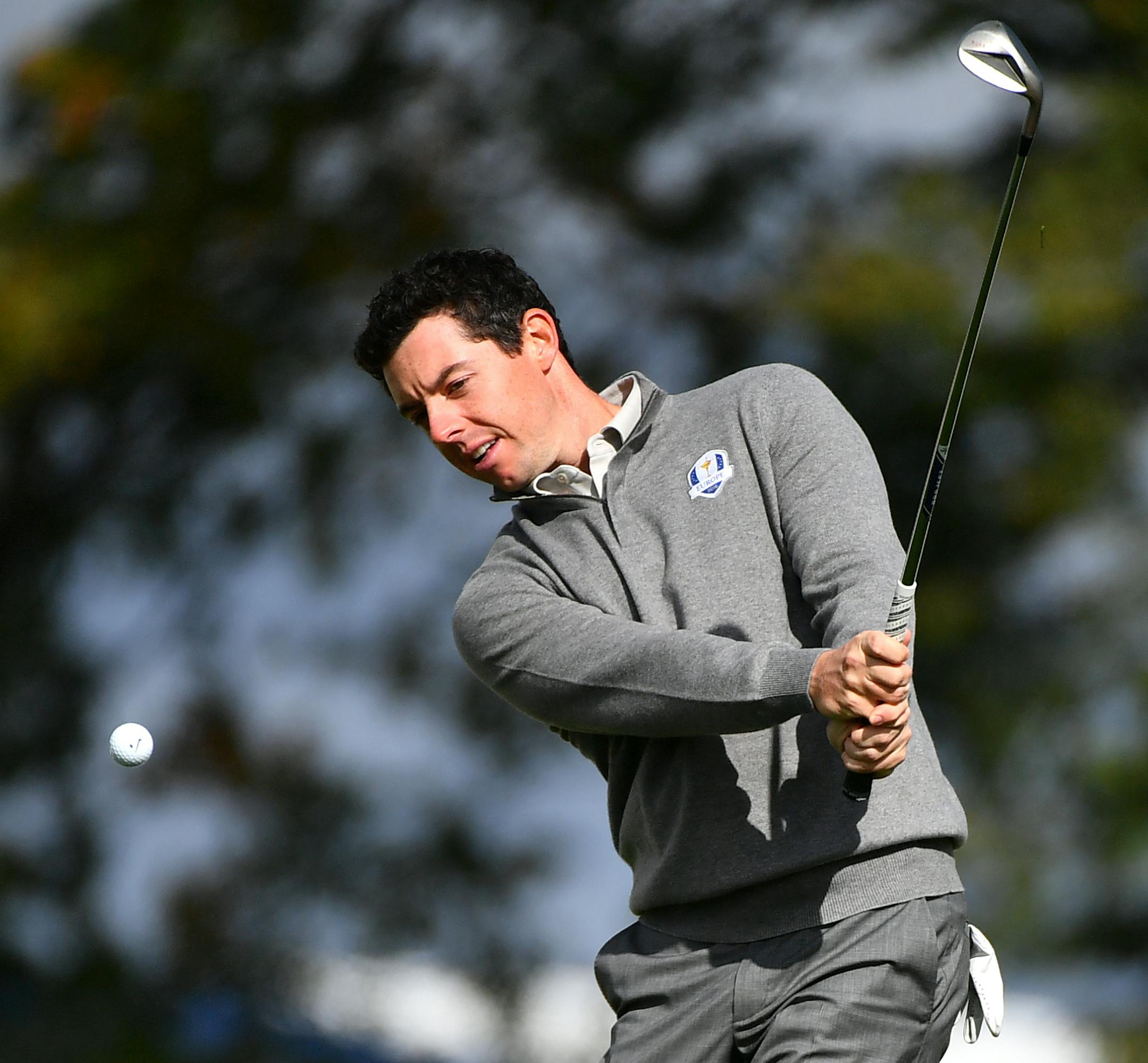 Team Europe's Rory McIlroy practiced chipping the ball to the green on the 11th hole during practice play Wednesday at Hazeltine. ] (AARON LAVINSKY/STAR TRIBUNE) aaron.lavinsky@startribune.com Team USA and Team Europe practiced for the Ryder Cup at Hazeltine National Golf Club on Wednesday, Sept. 28, 2016 in Chaska, Minn.