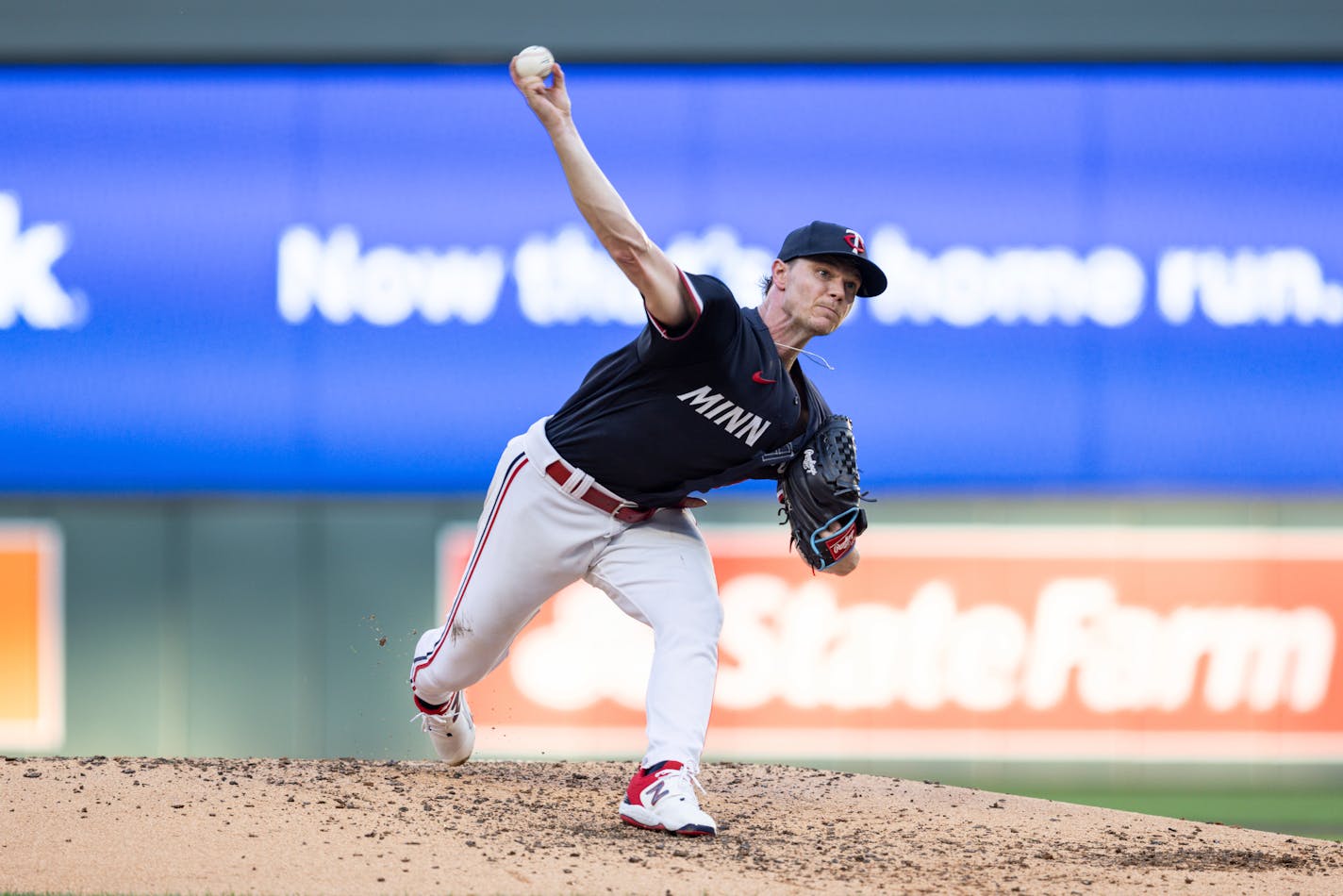 Twins starting pitcher Sonny Gray delivers a pitch to the Pirates during the fourth inning Saturday.