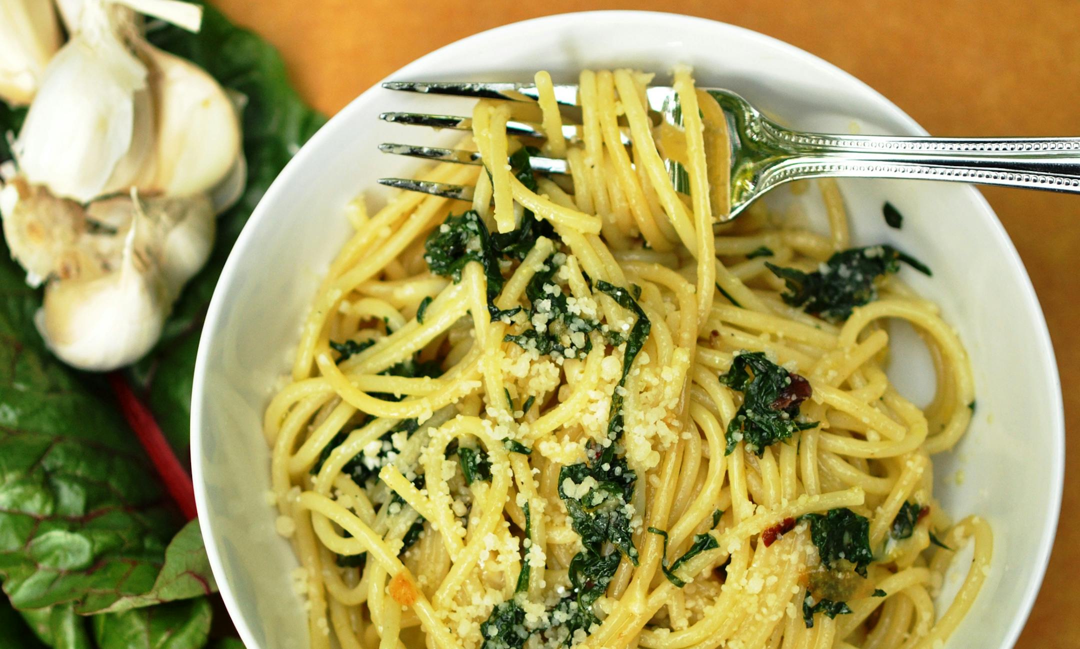 MEREDITH DEEDS, Garlicky greens pasta for healthy family 6-26