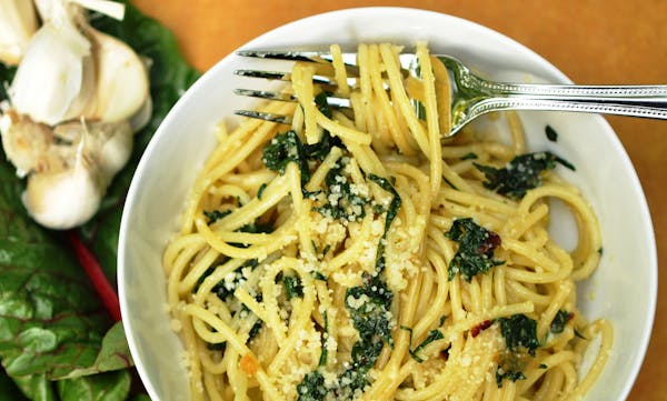 MEREDITH DEEDS, Garlicky greens pasta for healthy family 6-26