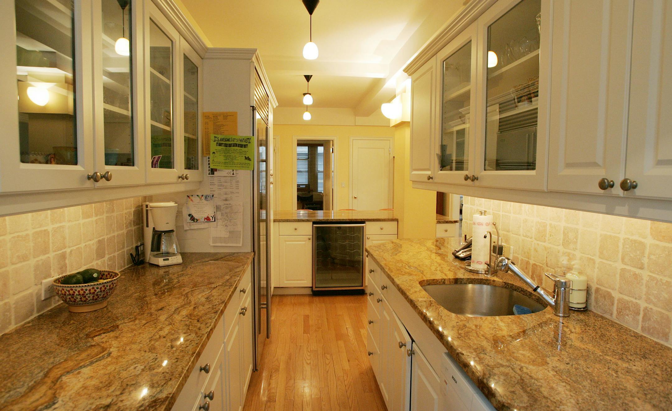 UNDATED -- BC-ASK-MARTHA-EASTER-EGGS-COUNTERTOPS-ART-NYTSF -- When deciding between granite and other countertop materials, first consider your budget. (Credit: Ruth Fremson/The New York Times)