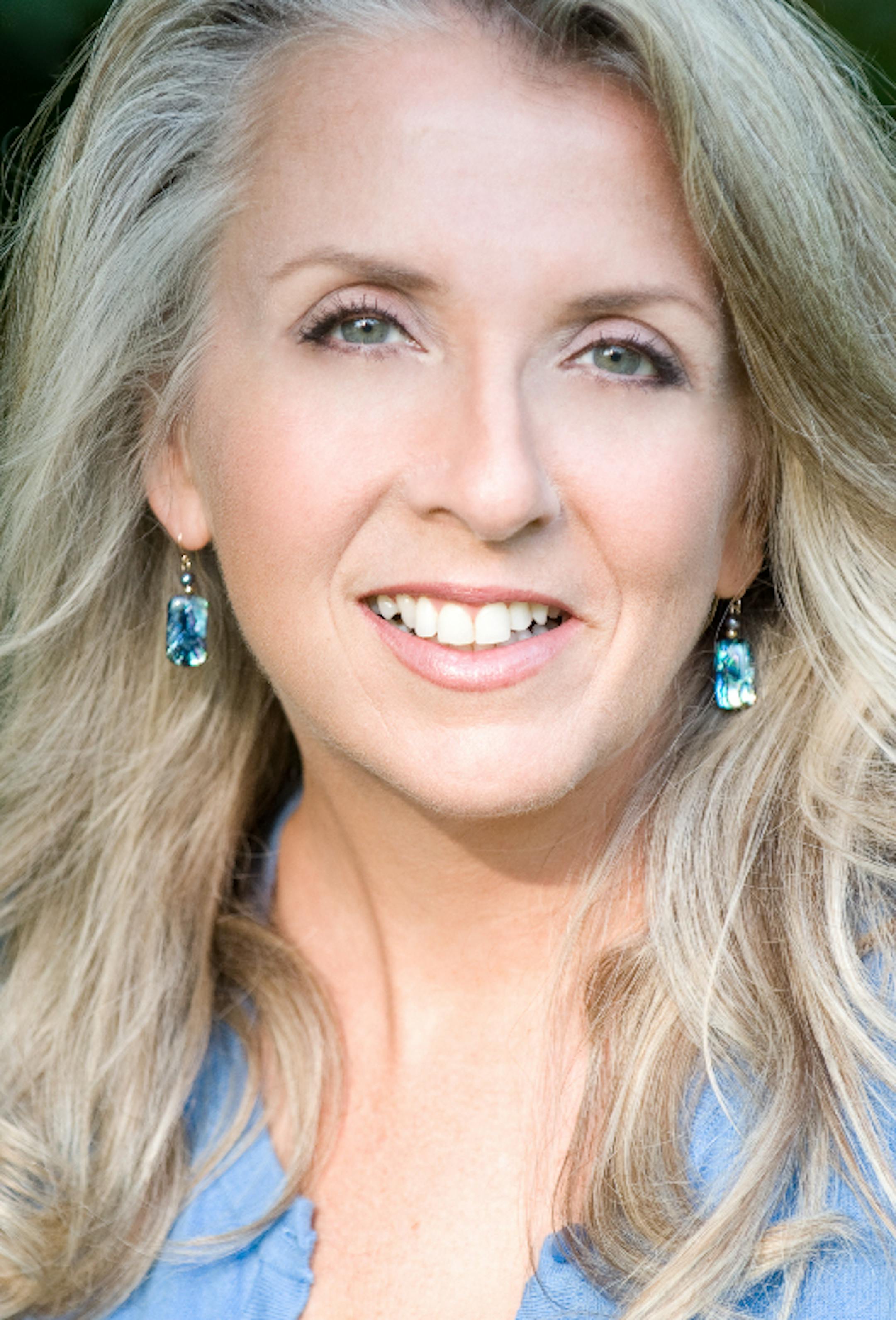 Ellen Meister _© Hy Goldberg, Visions Photography