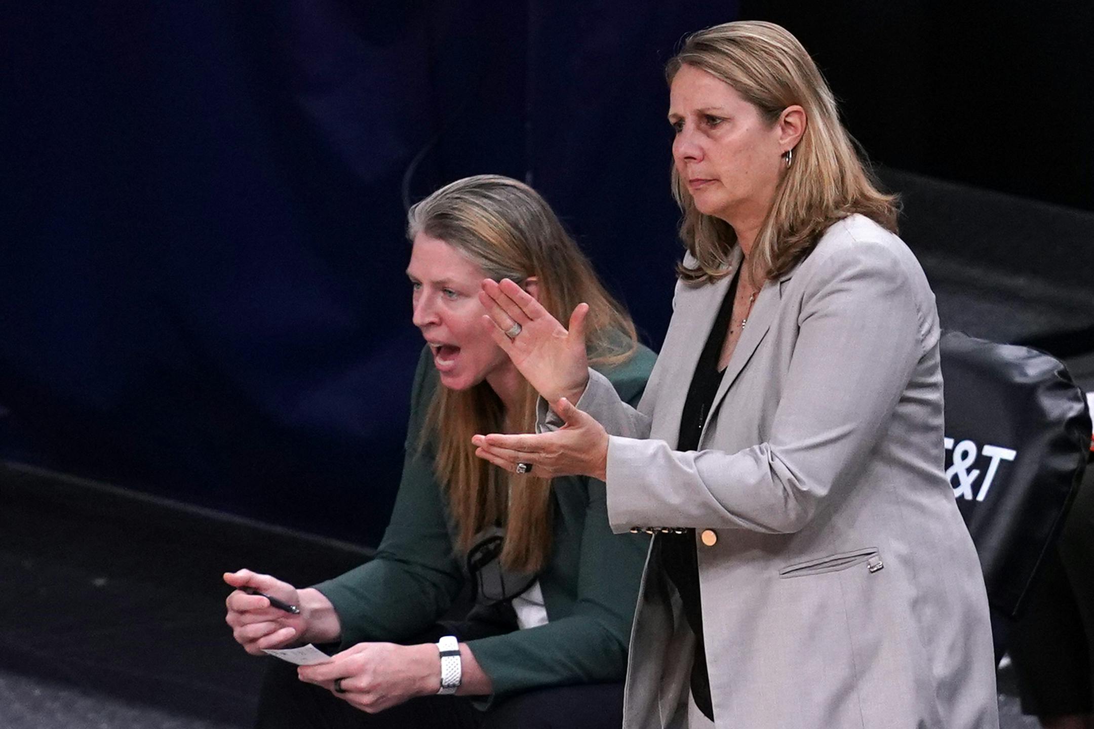 Minnesota Lynx head coach Cheryl Reeve clapped from the sidelines in the second quarter. ] ANTHONY SOUFFLE • anthony.souffle@startribune.com