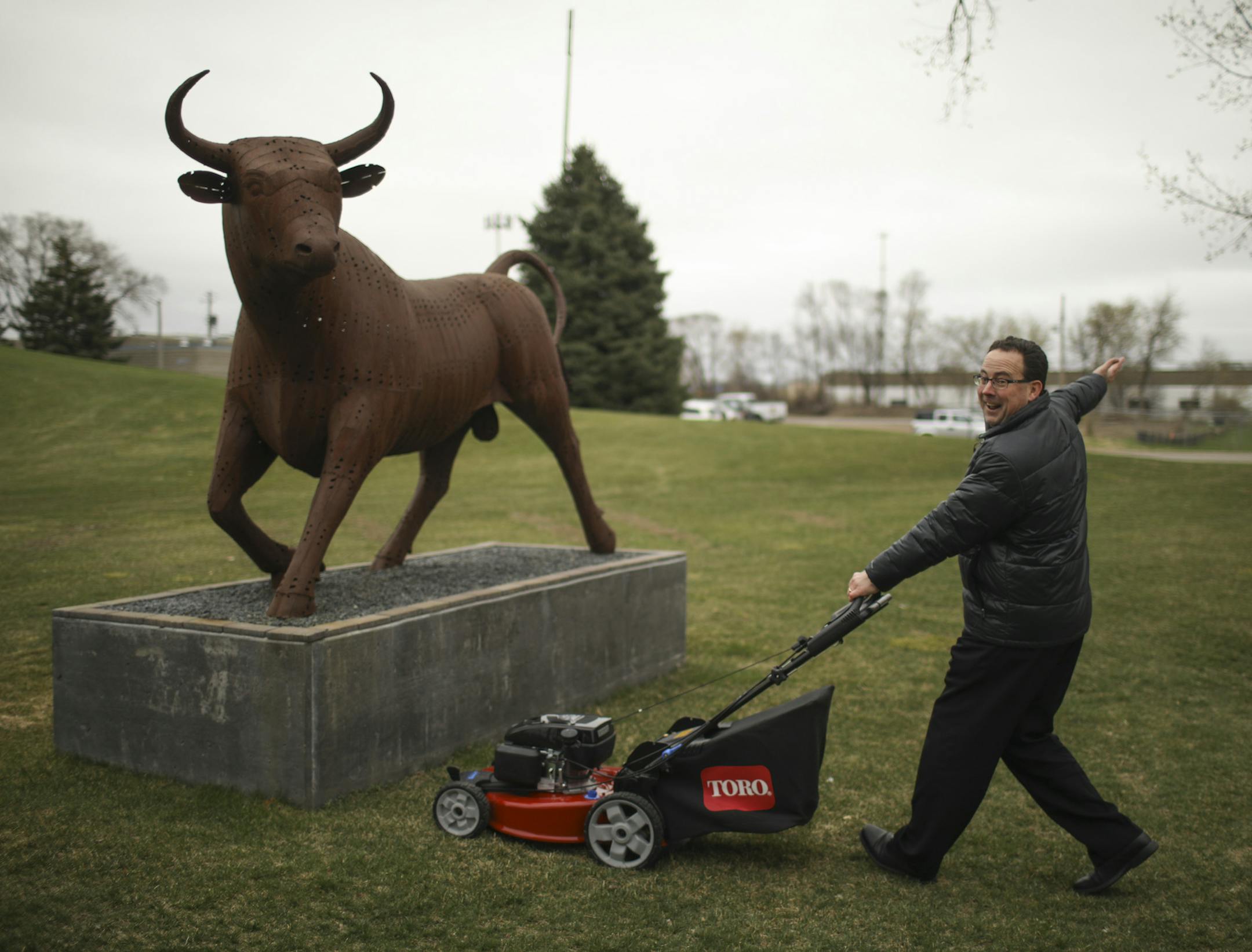 Toro's Senior Marketing Manager J. Wade Tollison demonstrated the ease of mowing with the company's new walk-behind mower in reverse while on the grounds of Toro's corporate offices in Bloomington Monday. It's a Recycler 22" with Personal Pace and PowerReverse. ] JEFF WHEELER &#xef; jeff.wheeler@startribune.com We get a peek at a new Toro lawnmower with a feature users didn't know they wanted: PoweReverse. The Recycler also has a floating handle that is the interface for their existing Personal