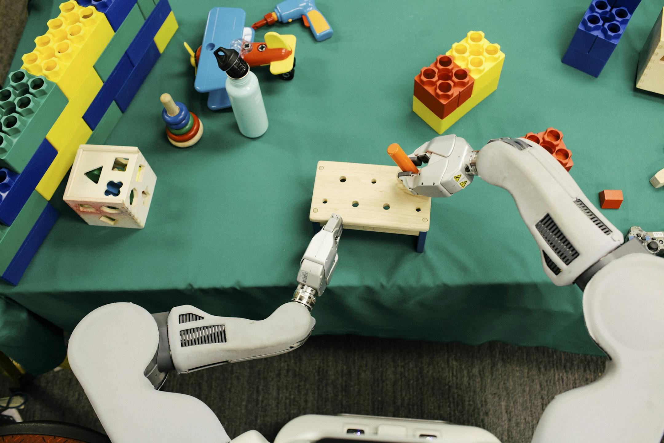 BRETT, the Berkeley Robot for the Elimination of Tedious Tasks, was programmed using a new approach at the University of California, Berkeley. The approach includes a powerful artificial intelligence technique known as “deep learning,” improving the robot’s ability to learn.