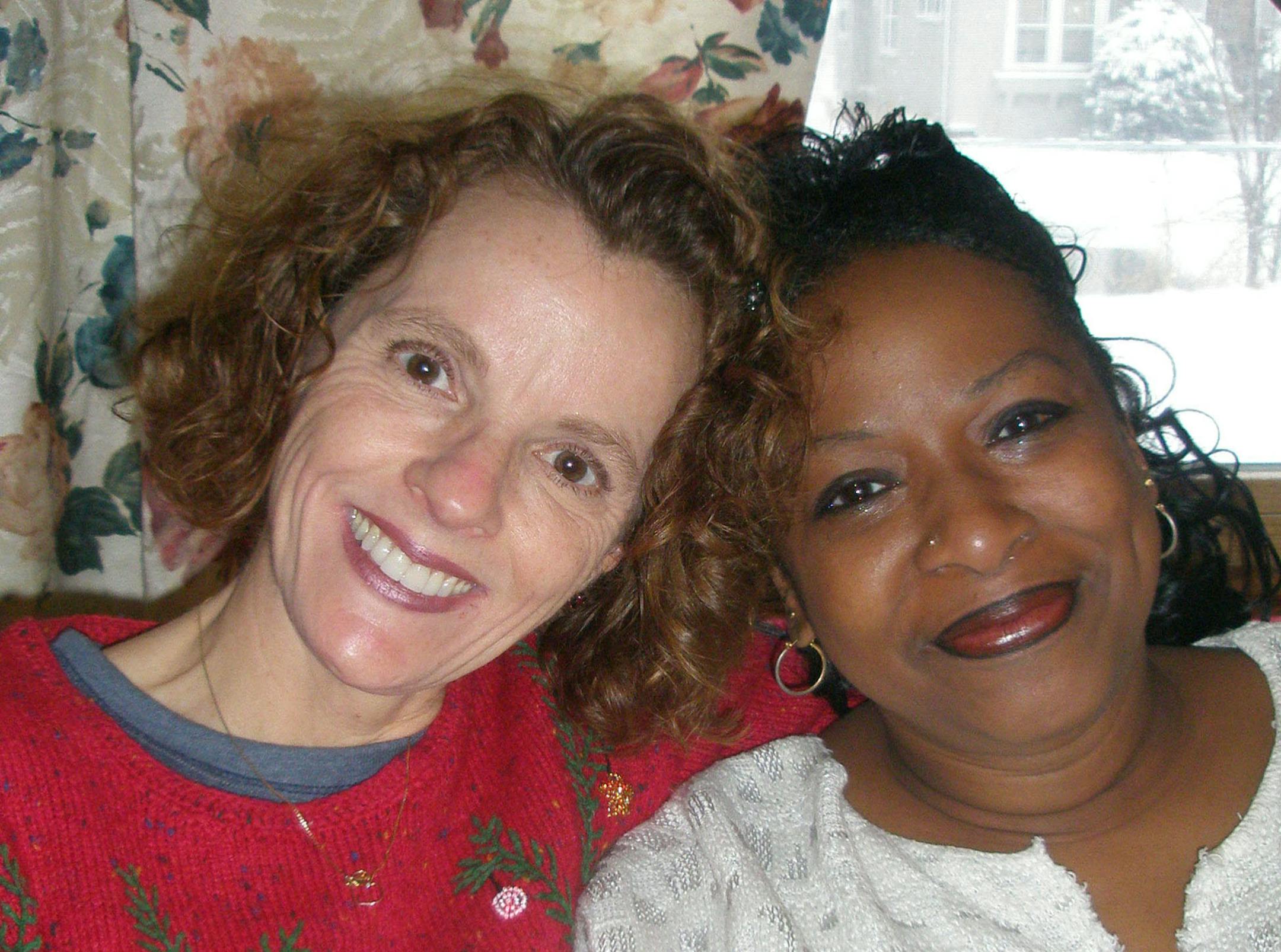 Joy Tufte, left, who had spent part of her youth in foster homes, has befriended Vernon and Helena Satterfield.