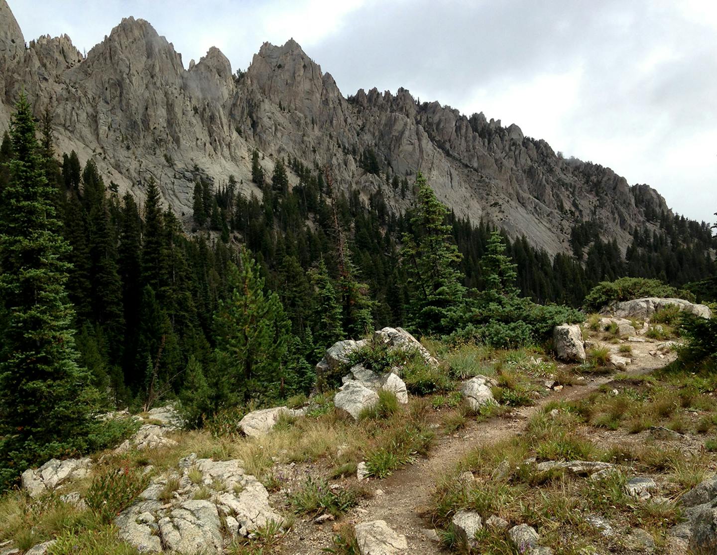 Jagged peaks give the Sawtooth Mountains of Idaho their name.