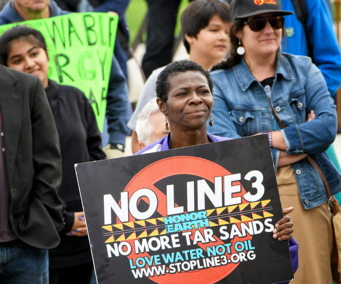 Pipeline opponents rallied on the steps of the State Capitol to oppose the proposed Enbridge Line 3 tar sands pipeline expansion. ] GLEN STUBBE &#xef; glen.stubbe@startribune.com Thursday, September 28, 2017