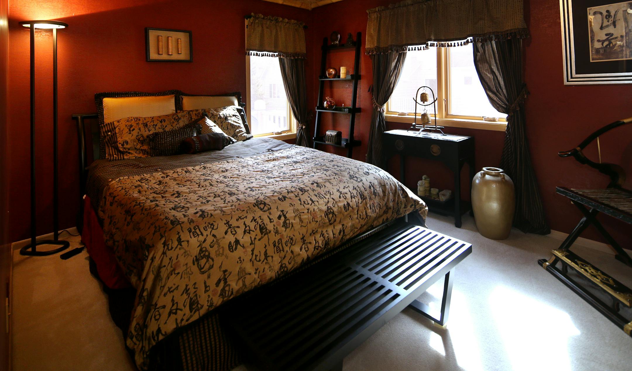 Spare bedroom. Teri Ross is one of a growing number of homeowners that are renting out rooms in their homes much like B&Bs to visitors from all over the world. ] JOELKOYAMA‚Ä¢jkoyama@startribune Homeowners throughout the Twin Cities are discovering their inner innkeeper, using websites to market rooms in their homes much like a bed & breakfast. It's another twist on the so-called "sharing economy," where people rent out something they're not using to bring in some extra income t