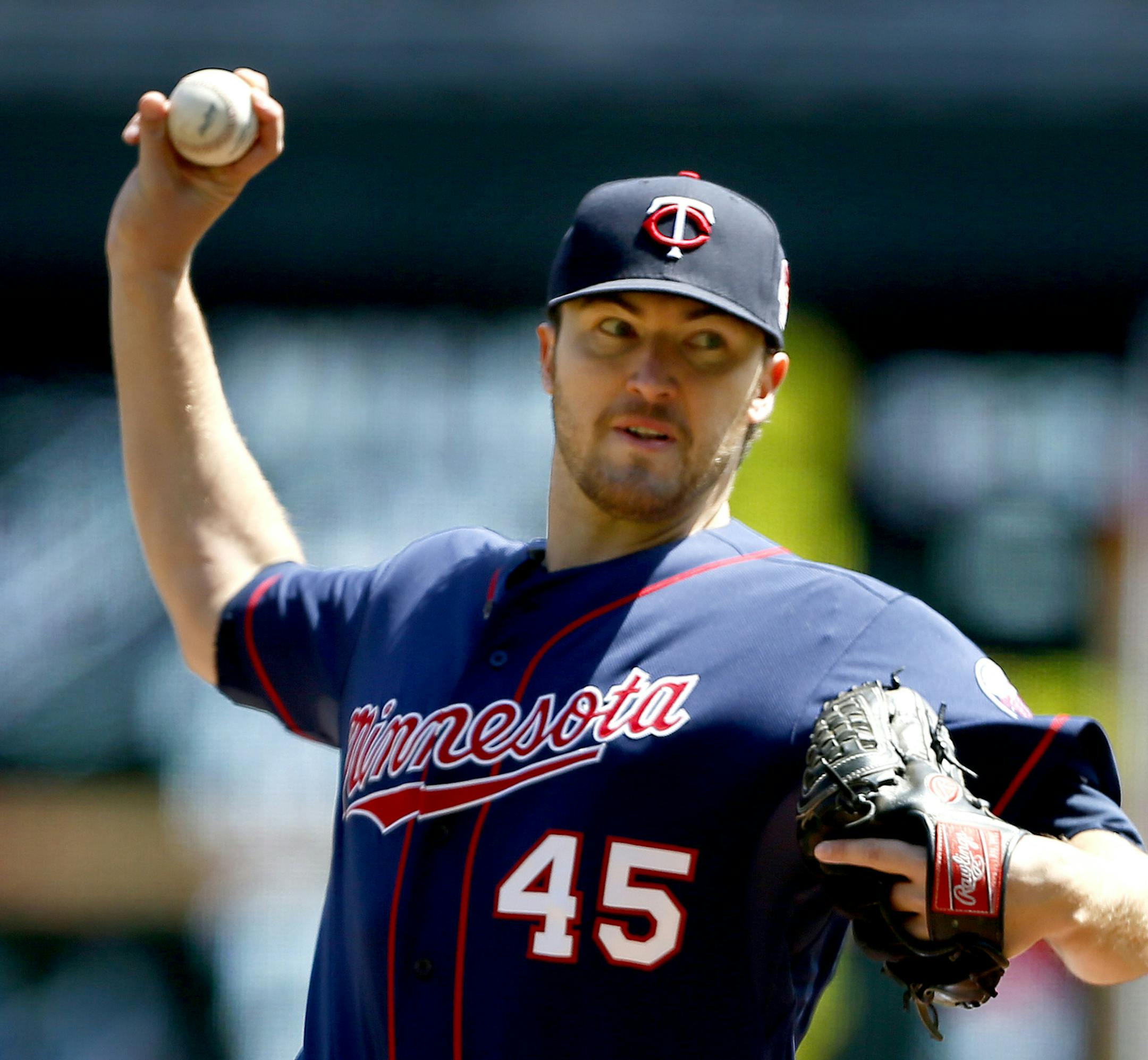 Minnesota Twins pitcher Phil Hughes throws in the pitch in the first inning during MLB action between the Minnesota Twins and Baltimore Orioles at Target Field May 4, 2014 in Minneapolis, MN. ] Jerry Holt Jerry.holt@startribune.com ORG XMIT: MIN1405041350045016