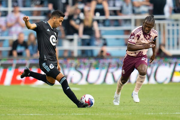 Minnesota United midfielder Emanuel Reynoso, left, sounds like he plans to stay with the franchise, no matter what happens Saturday on MLS “Decision