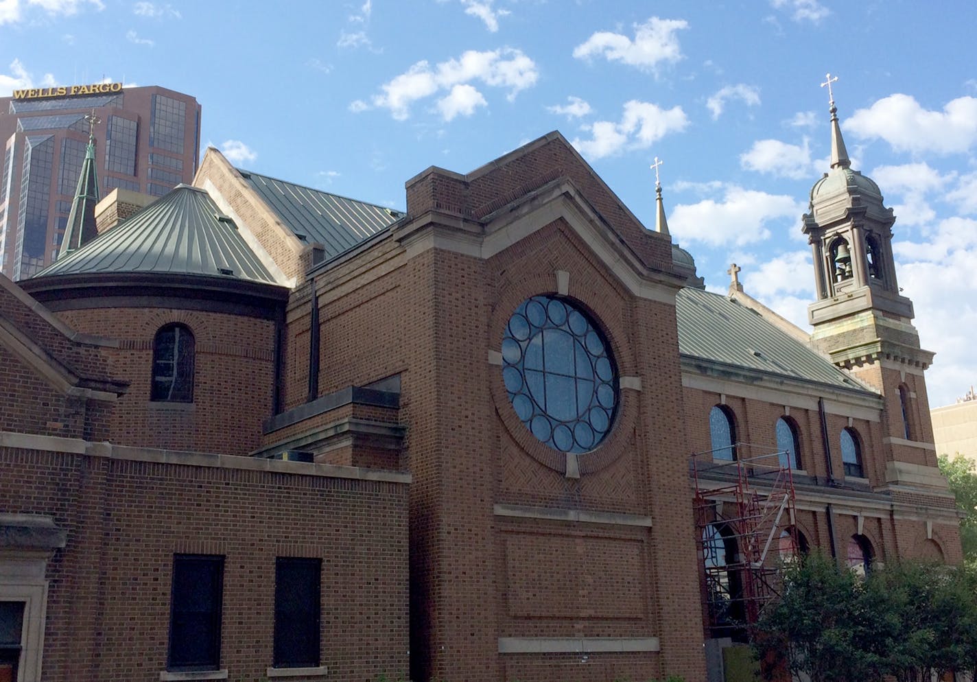 Basilica and cathedral designer Emmanuel Masqueray's other churches include St. Louis , King of France.