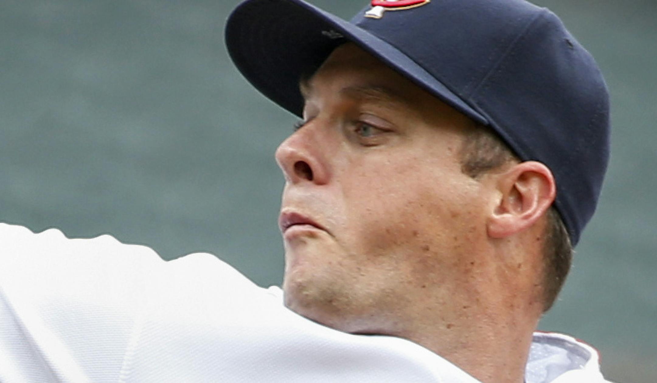 CORRECTS TO SUNDAY NOT MONDAY - Minnesota Twins starting pitcher Andrew Albers throws to the Chicago White Sox in the first inning of a baseball game Sunday, Sept. 4, 2016, in Minneapolis. (AP Photo/Bruce Kluckhohn)
