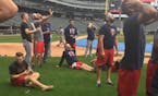 Twins in Chicago: Pregame eclipse viewing around home plate