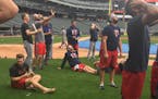 Twins in Chicago: Pregame eclipse viewing around home plate