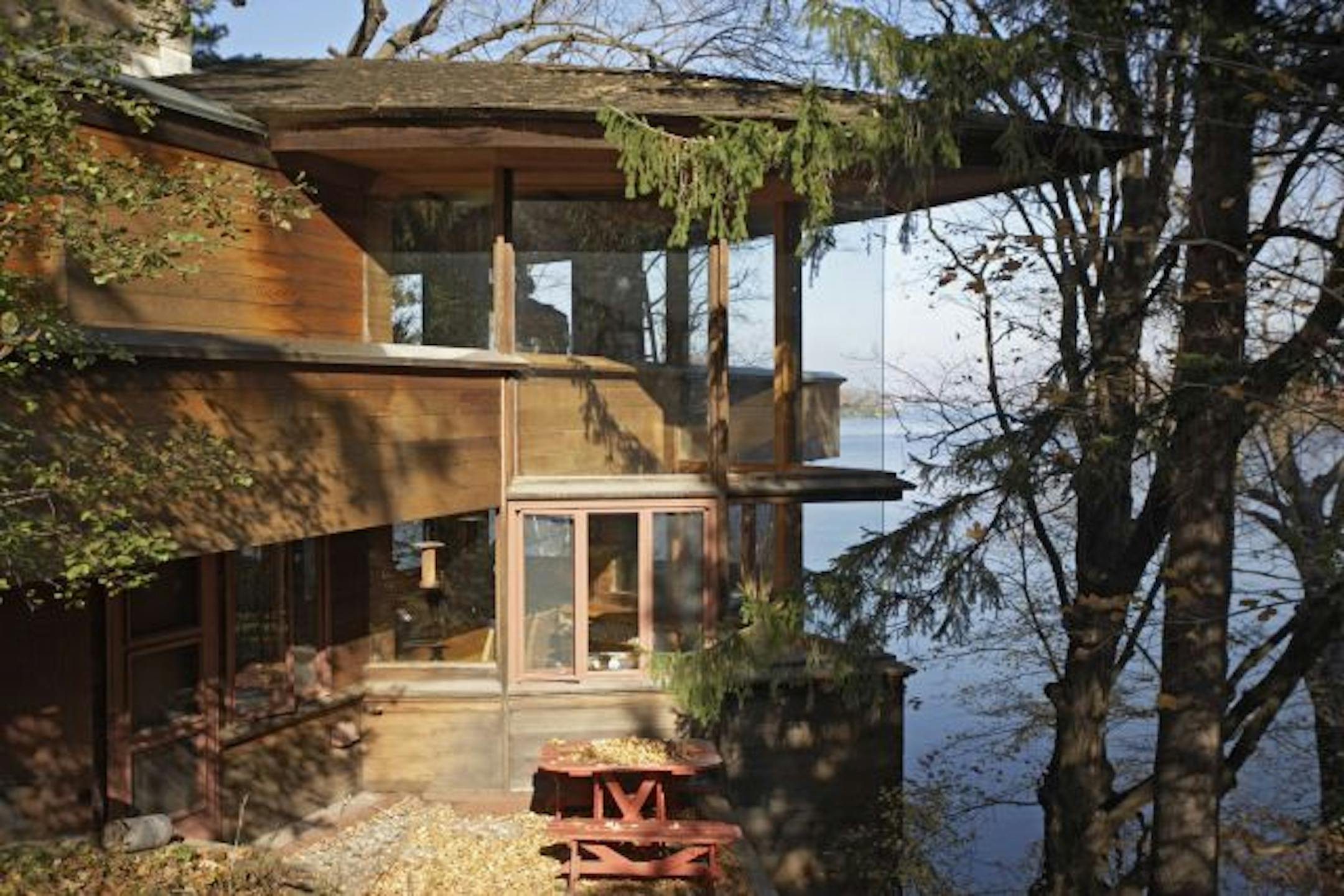 Frank Lloyd Wright's chief draftsman John Howe designed this canoe-shaped house on Lake Minnetonka in the 1960s. "When you're inside, you feel like you're outside," said architect Tim Quigley.