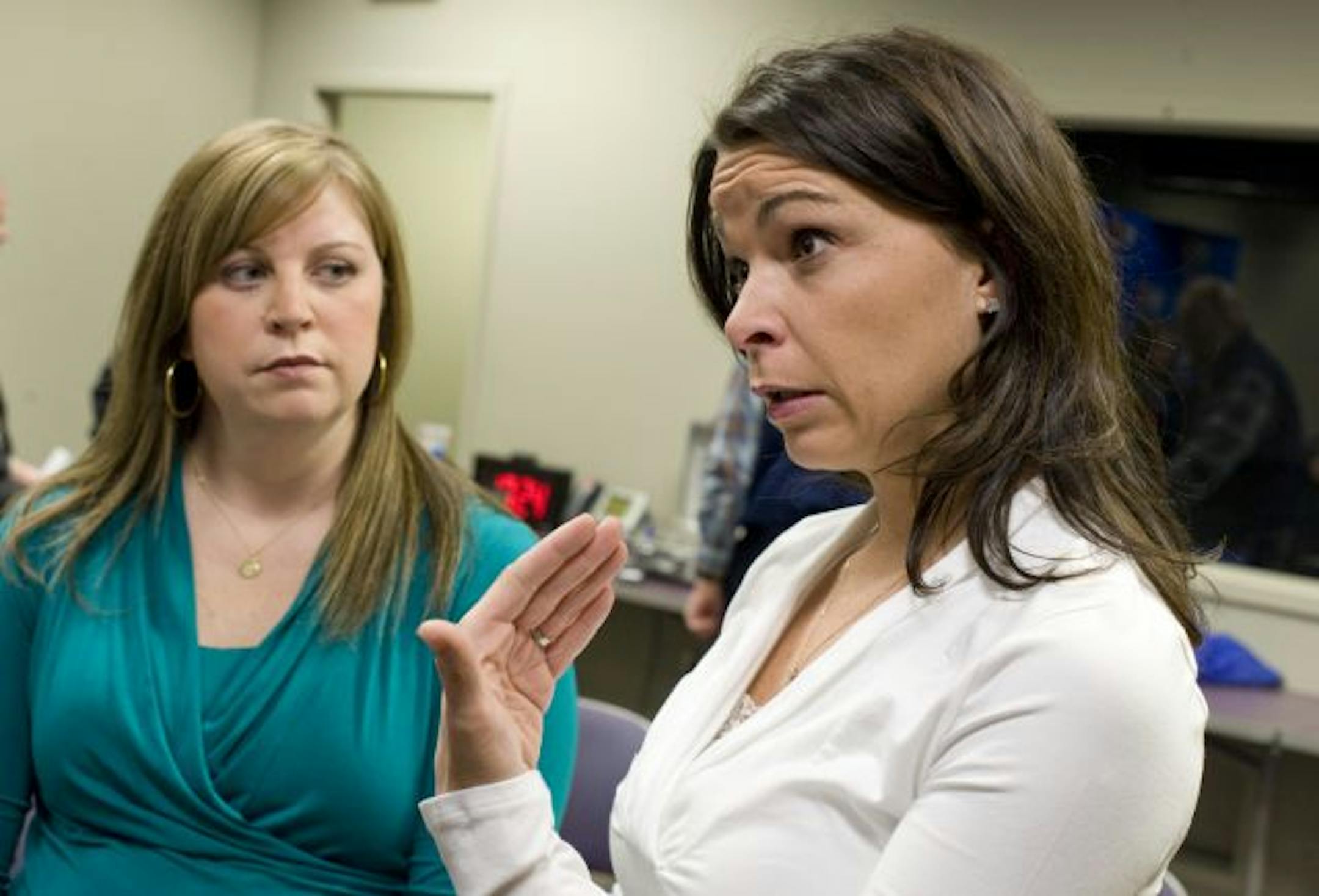 Jen Castillo, left, and her sister Jessica Weber described the way their father died when an unrestrained tire flew from another vehicle on I-35W, striking and killing him instantly.