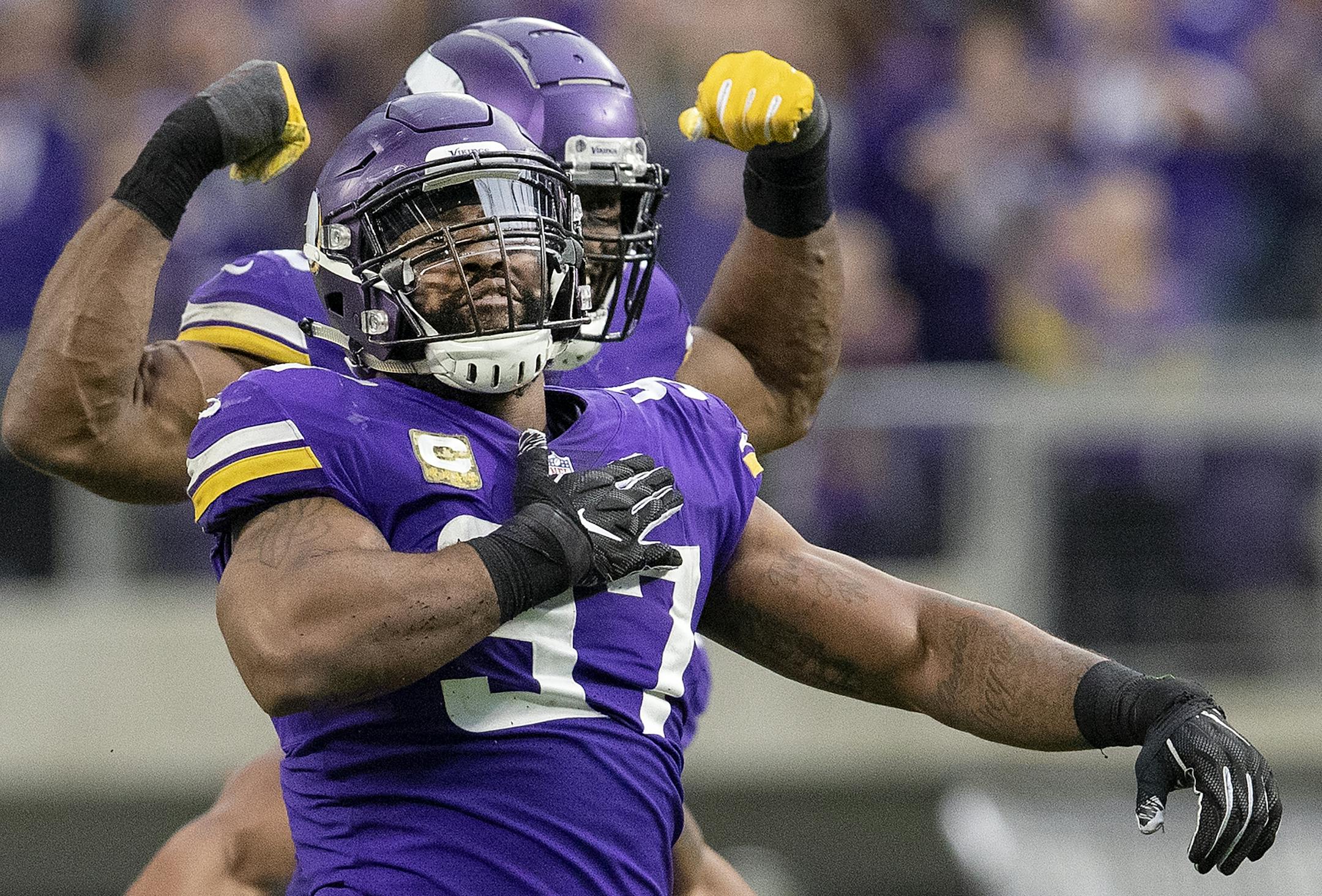 Everson Griffen and Danielle Hunter celebrated a sack in the third quarter.