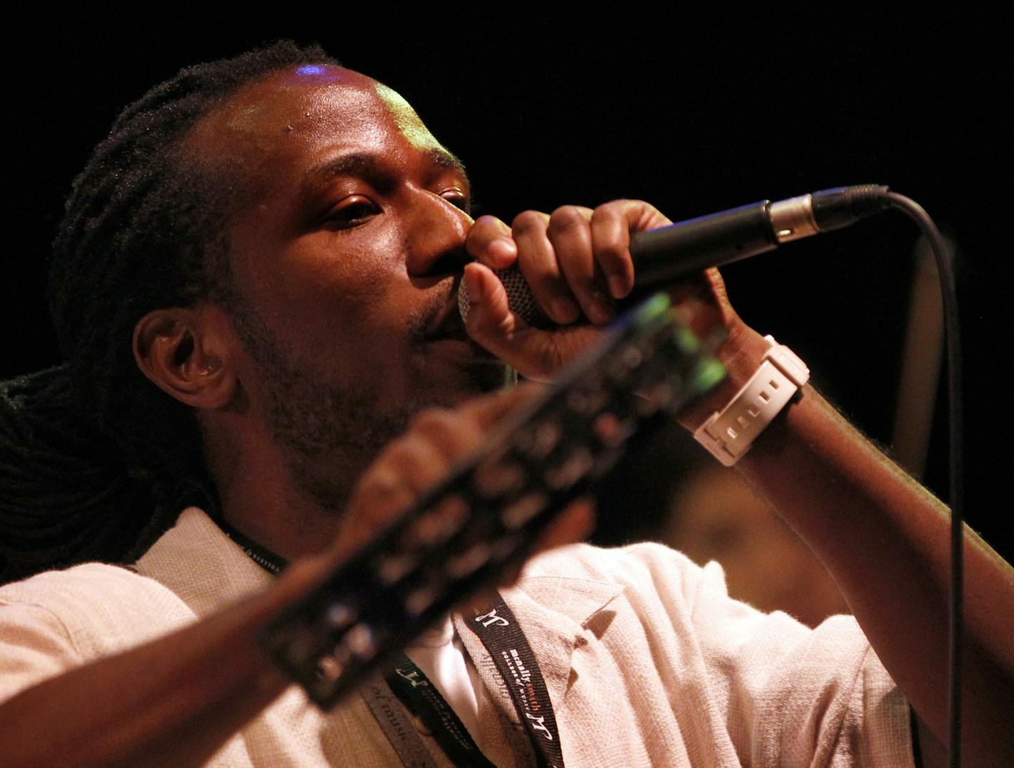 Toki Wright an instructor at St. Paul's McNally Smith College, performed for the delegation from China's second-biggest music conservatory, Tuesday. ] TOM WALLACE &#x201a;&#xc4;&#xa2; twallace@startribune.com __Assignments #20019284A_ August 16, 2011_ SLUG: hiphop0817_ EXTRA INFORMATION: A delegation from China's second-biggest music conservatory, signed a deal with St. Paul's McNally Smith College of Music, 19 Exchange St. E., Tuesday, to start an exchange program that will send staffers (inclu