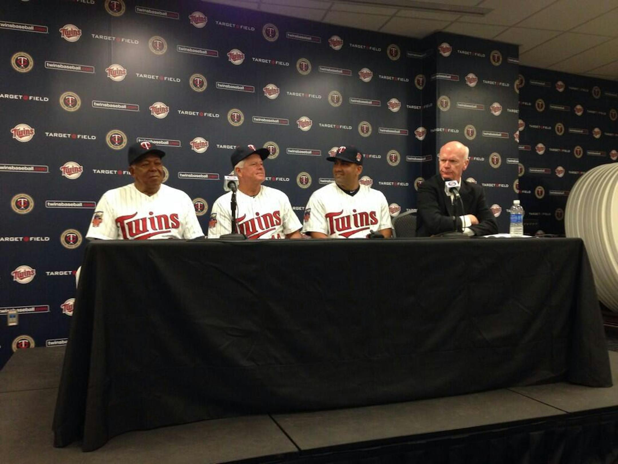 Kendrys Morales, second from right, was introduced Sunday as the newest member of the Twins.