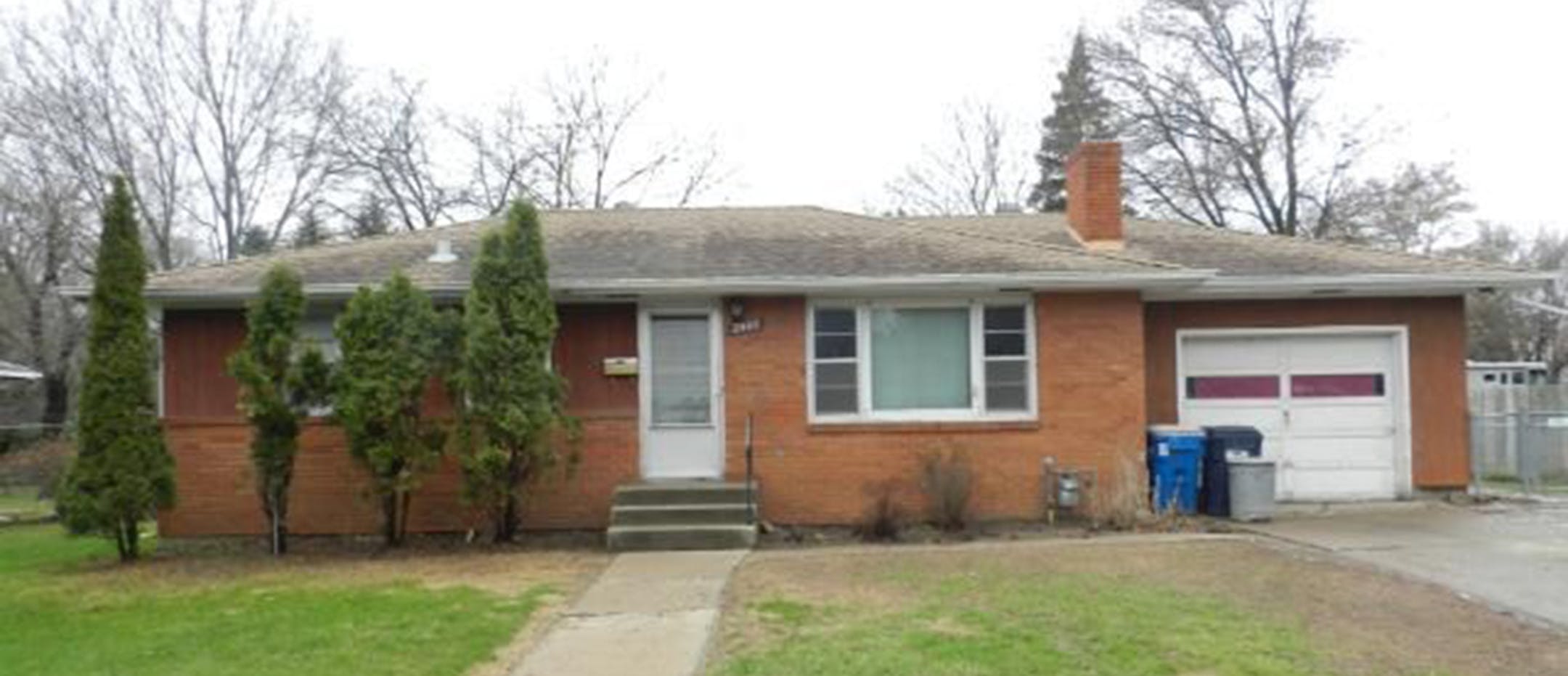 ... North St. Paul
Built 1956, this three-bedroom, two-bath house has 1,312 finished square feet and features a firecplace, hardwood floors, eat-in kitchen, full finished basement with second kitchen and bath and fenced yard. Listed by Steve Shea, Sunset Realty, 651-415-1111.