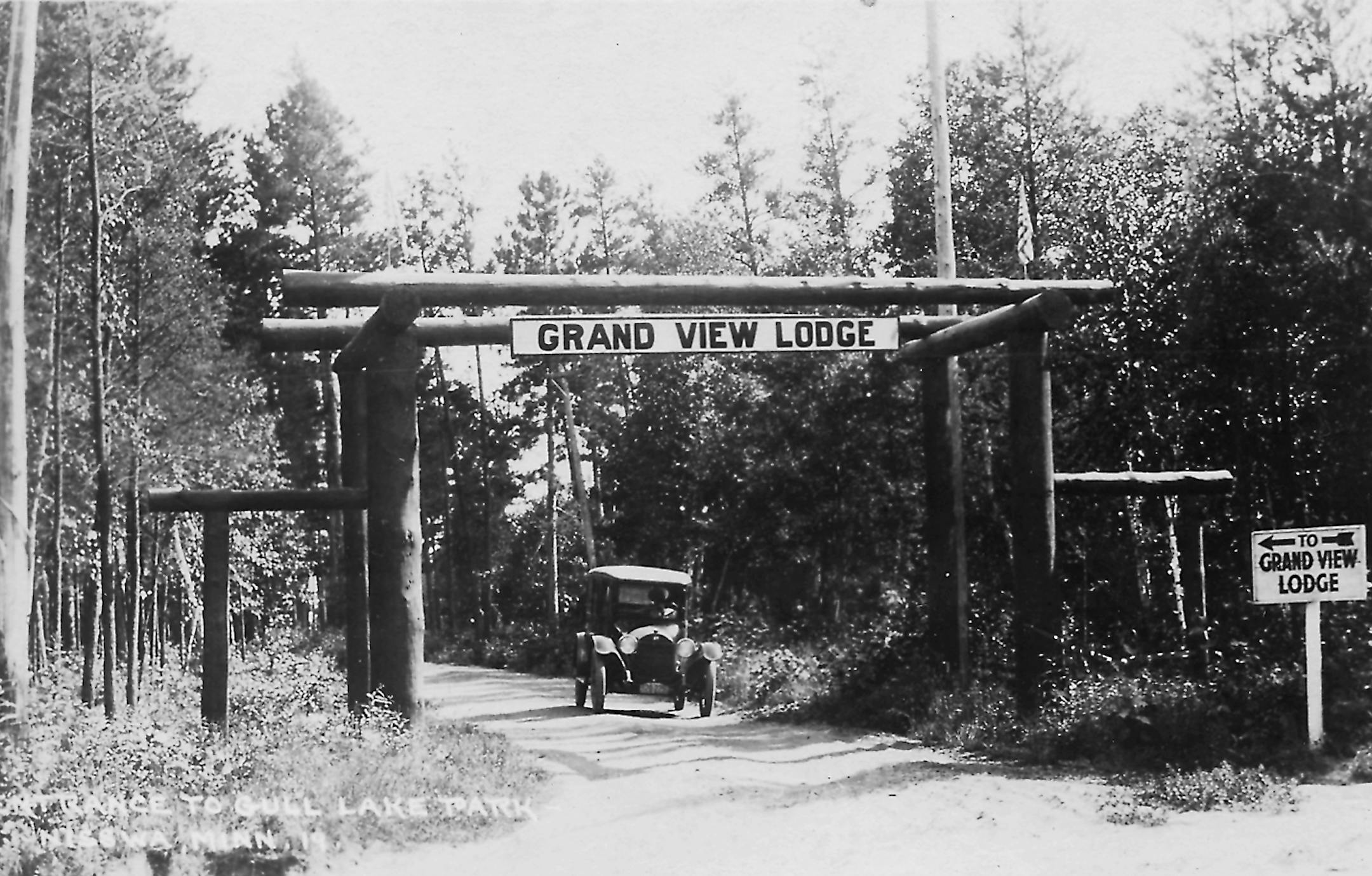 Entrance to Grand View Lodge back in the day.