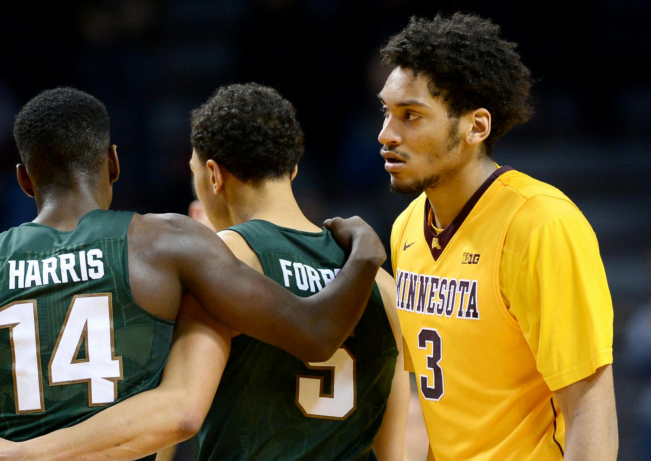 Minnesota Golden Gophers forward Jordan Murphy (3) walked around the court dejected after the Minnesota Golden Gophers 69-61 loss to the Michigan State Spartans Saturday afternoon. ] (AARON LAVINSKY/STAR TRIBUNE) aaron.lavinsky@startribune.com The University of Minnesota Golden Gophers men's basketball team played the Michigan State Spartans on Saturday, Jan. 2, 2016 at Williams Arena in Minneapolis, Minn.