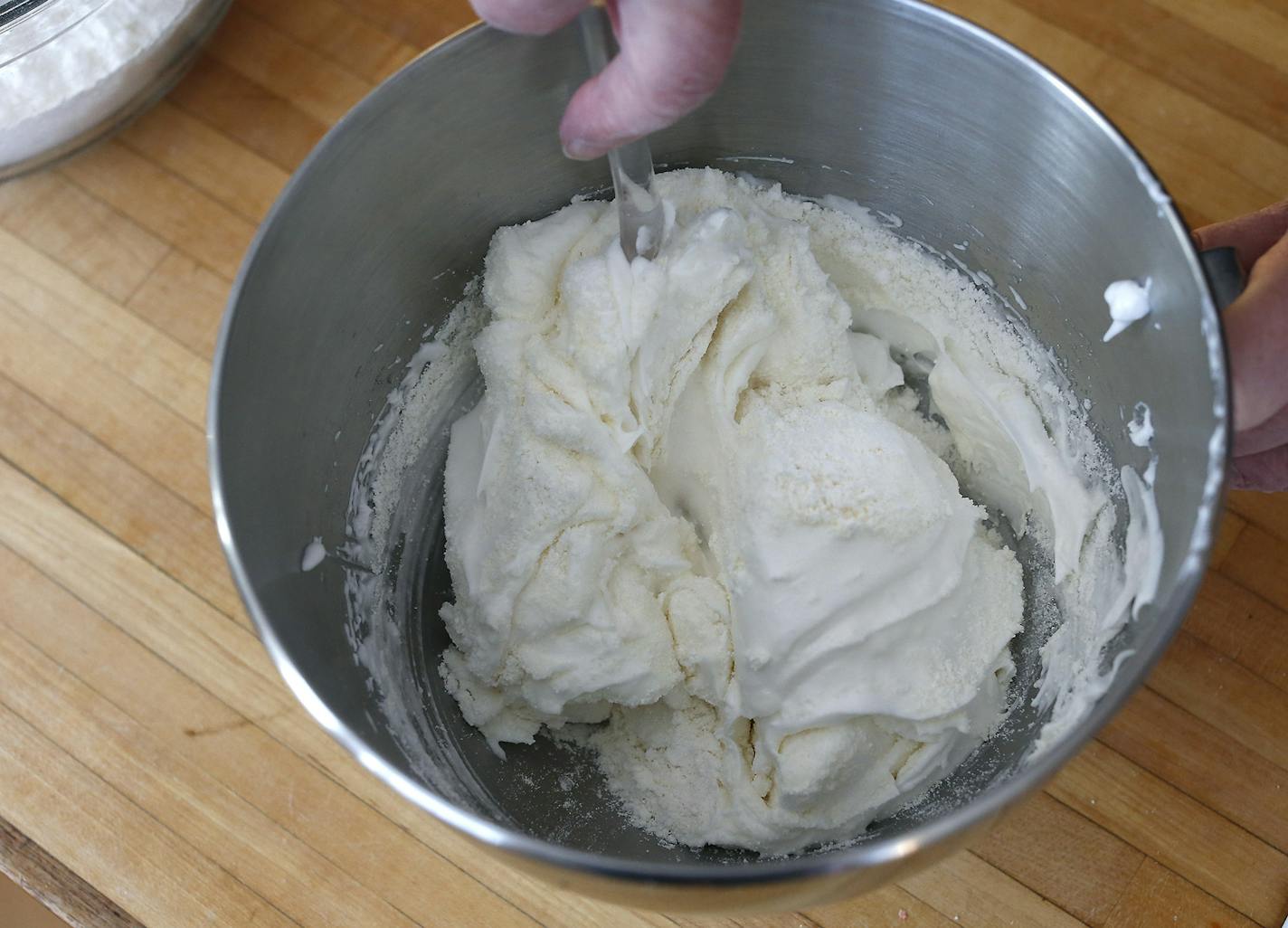 Baking Central tackles French macarons. ] (ELIZABETH FLORES/STAR TRIBUNE) ELIZABETH FLORES &#x2022; eflores@startribune.com